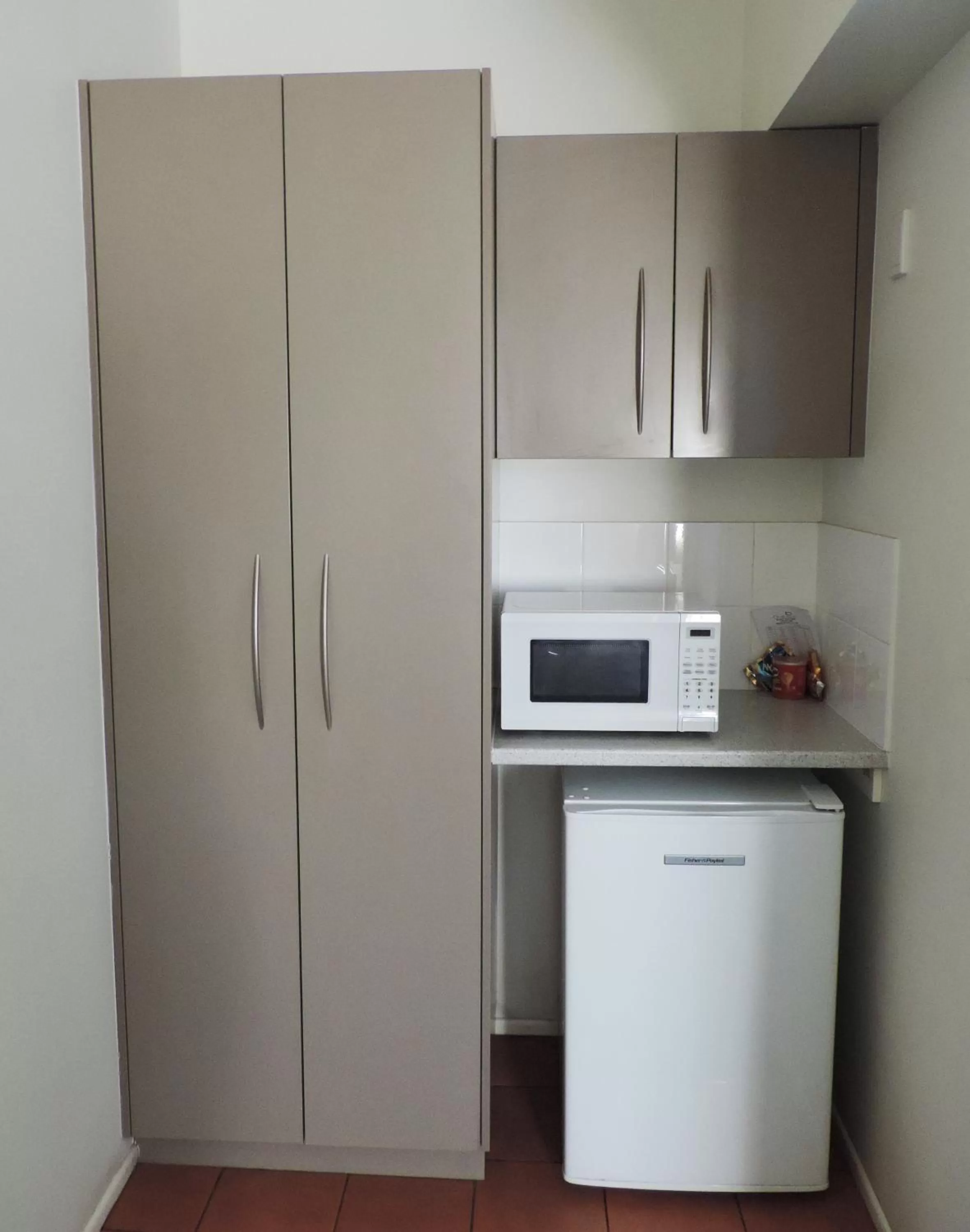 Kitchen or kitchenette in Burke & Wills Mt Isa