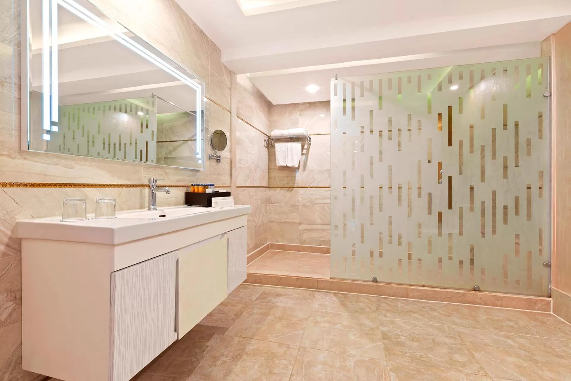 Bathroom in Pickalbatros Alf Leila Wa Leila Resort - Neverland Hurghada