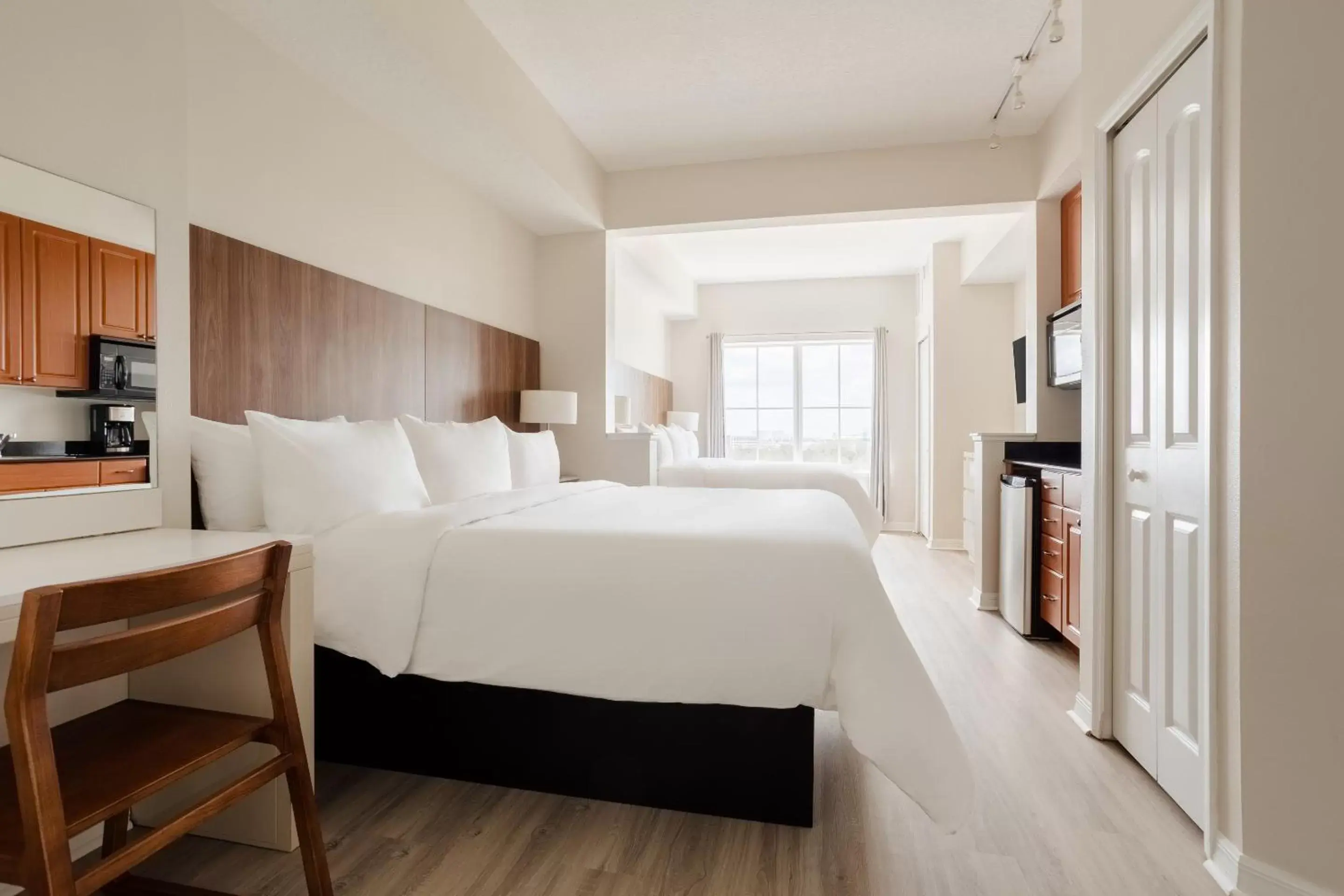 Superior King Suite in The Point Universal by Edge near Epic Superior King Suite in The Point Universal by Edge near Epic