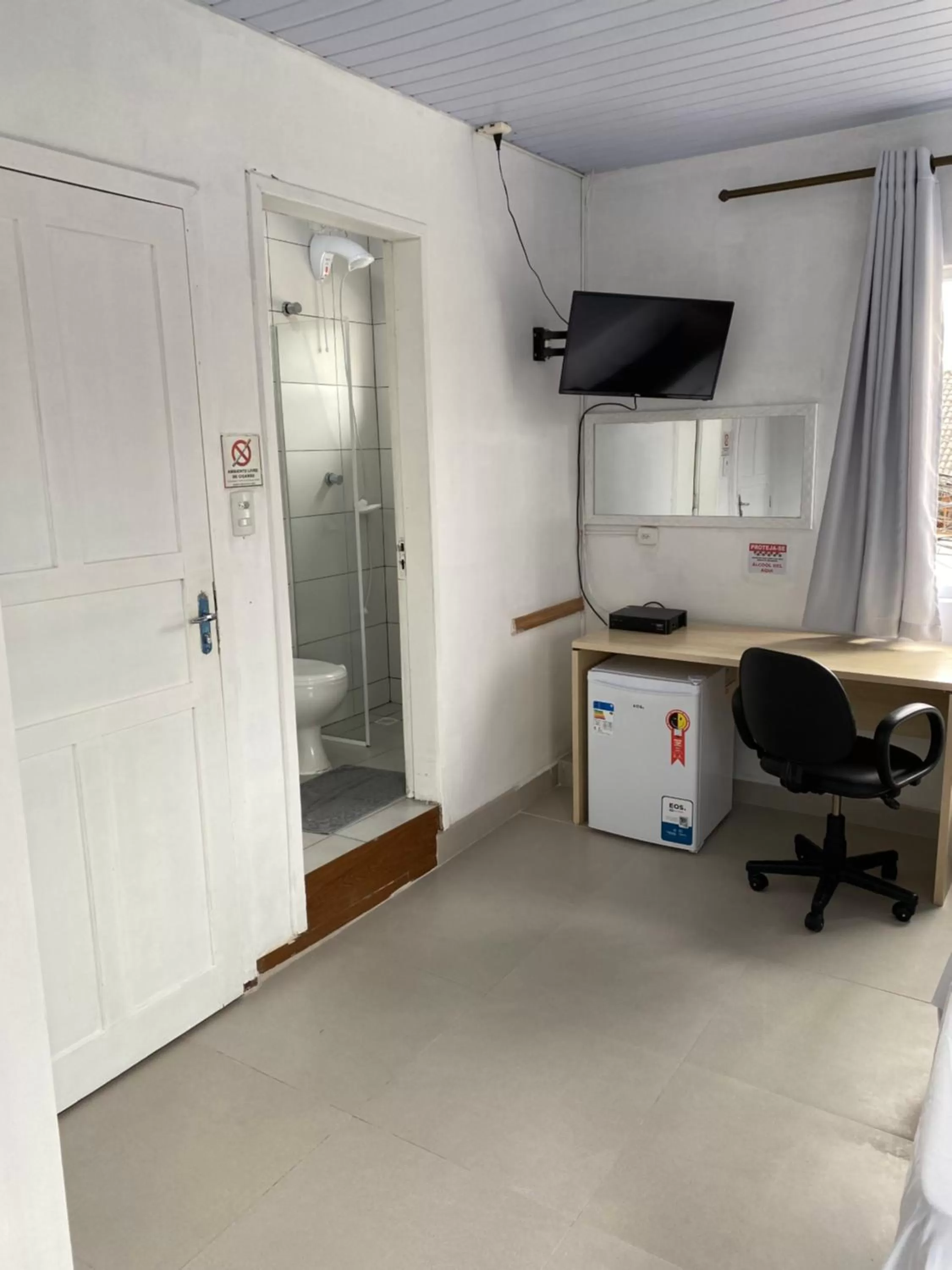 TV/Entertainment Center in Hotel Nunes