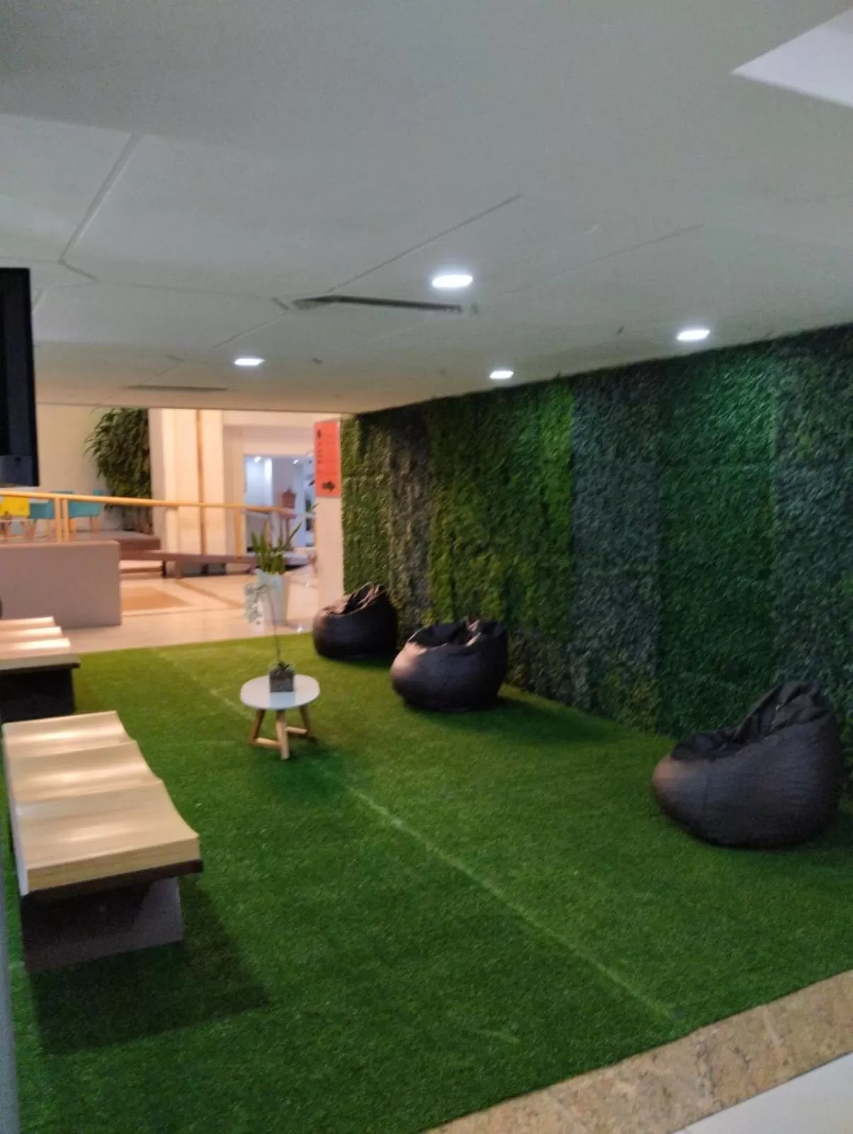 Property building in Embaixador Hotel & Centro de Eventos by Fast10