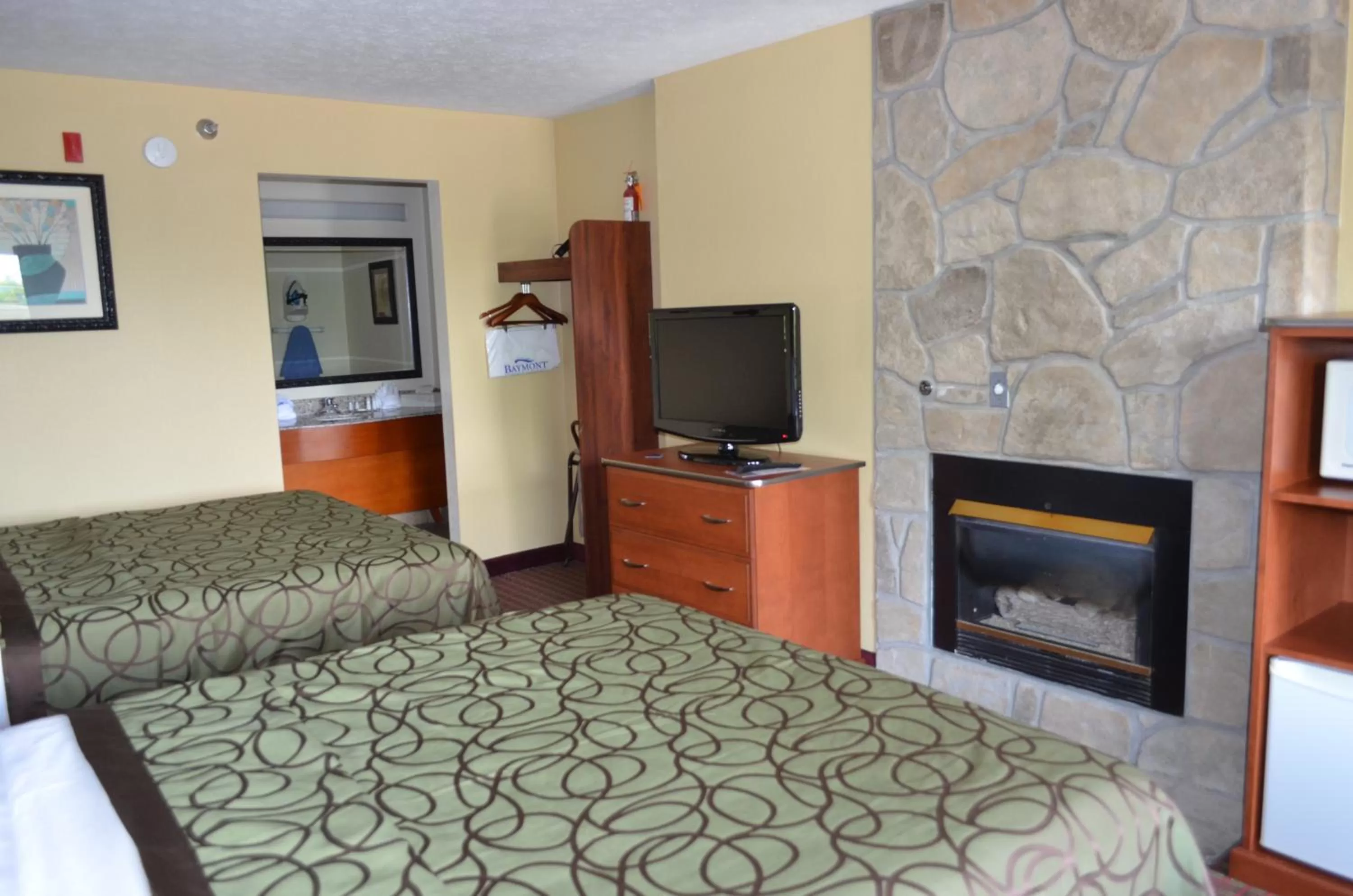 Photo of the whole room, Bed in Baymont by Wyndham Pigeon Forge near Island Drive