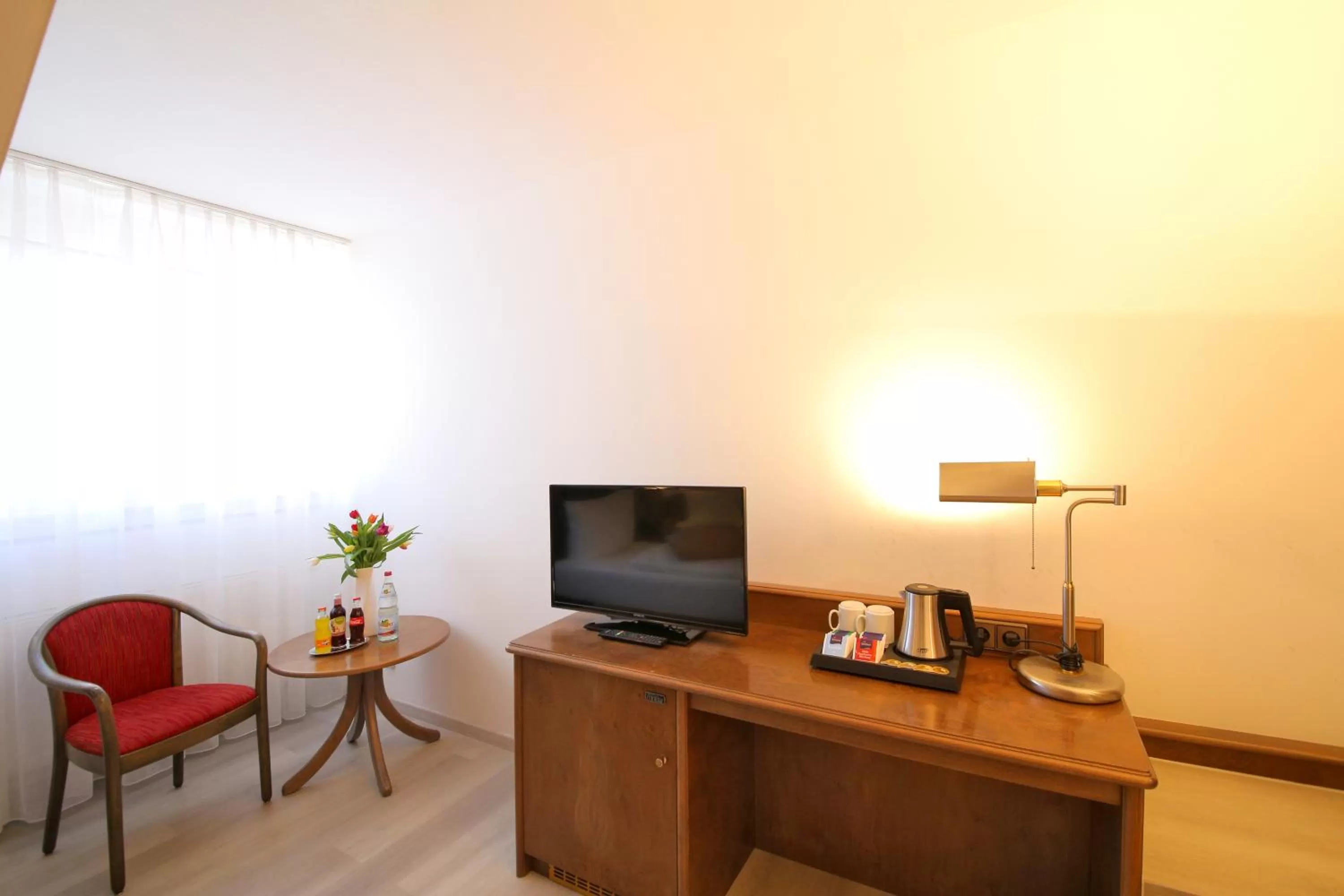 TV and multimedia, TV/Entertainment Center in Hotel Kick