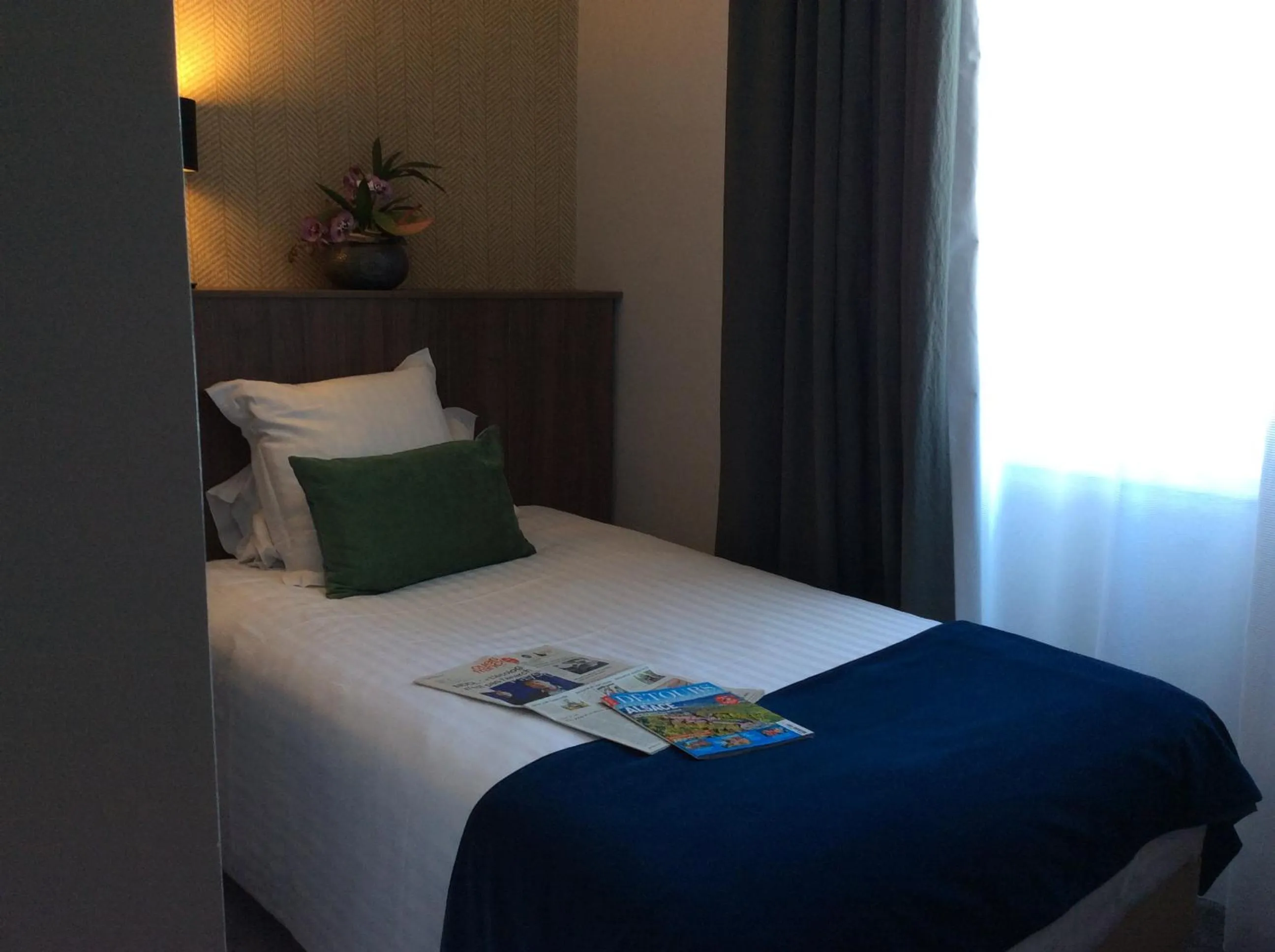 Bedroom, Bed in Best Western Le Duguesclin Hôtel-Restaurant