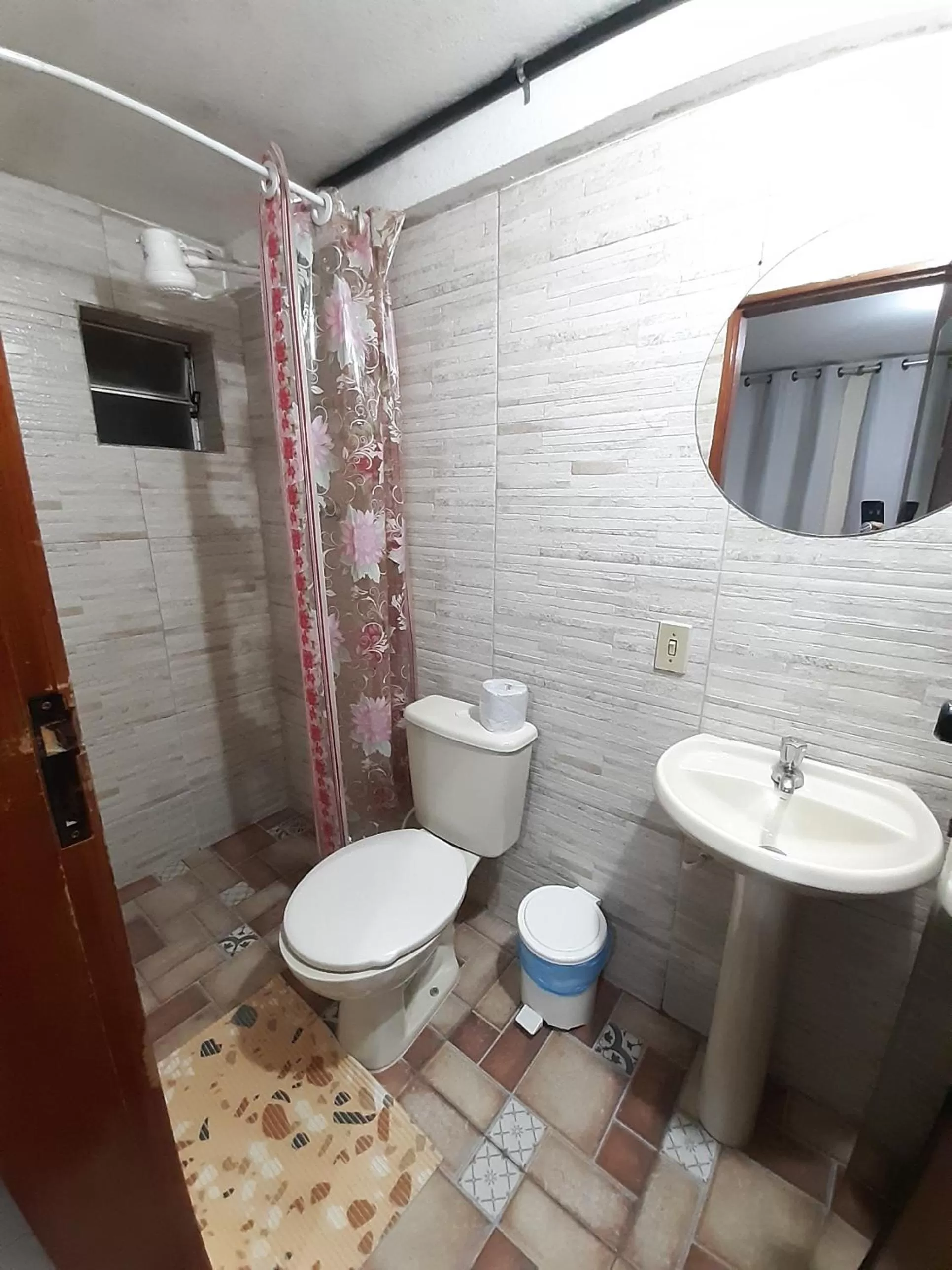 Shower, Bathroom in Pousada Reino Encantado - São Thomé das Letras - Minas Gerais