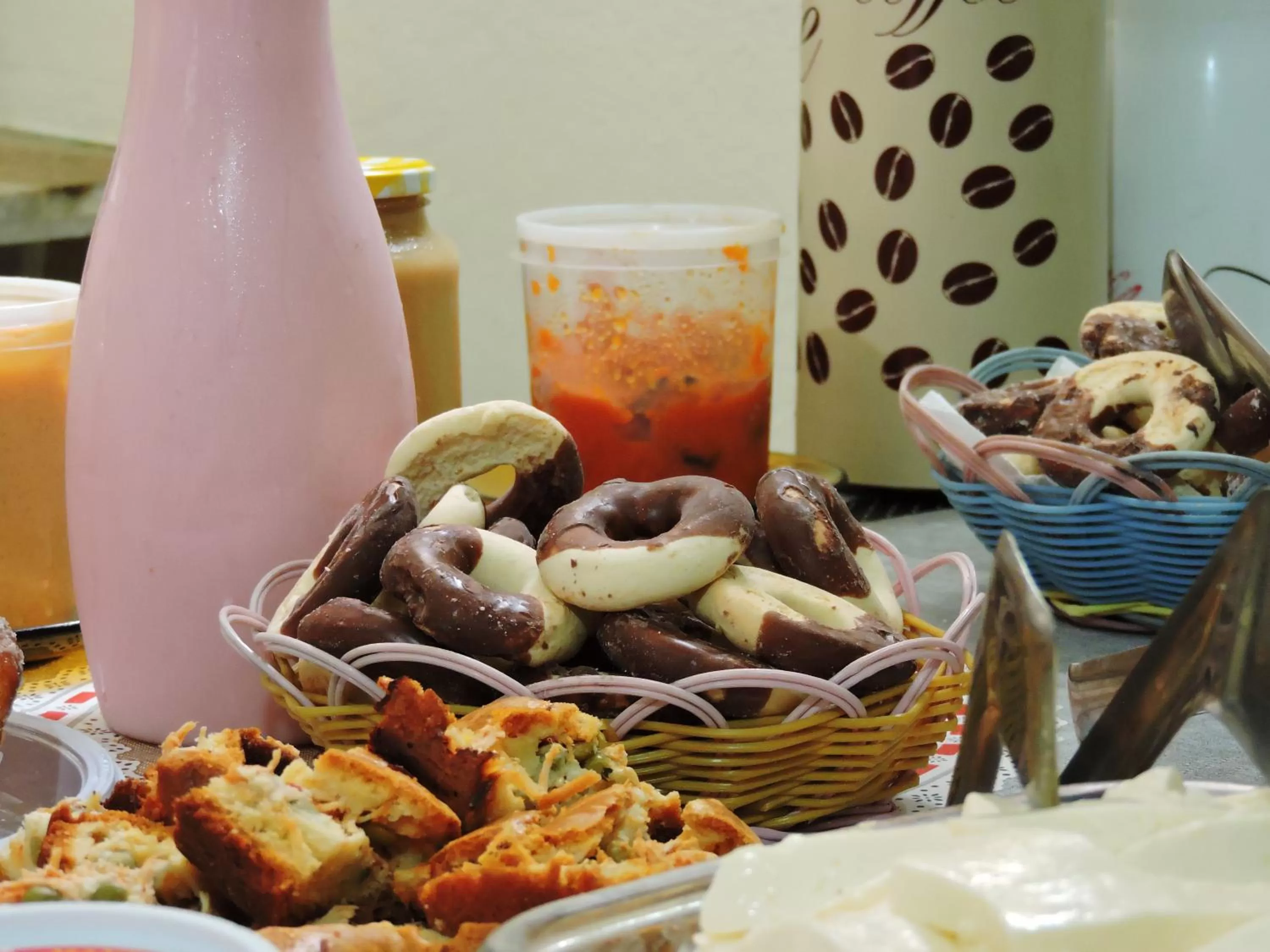 Buffet breakfast in Pousada Encanto e Magia