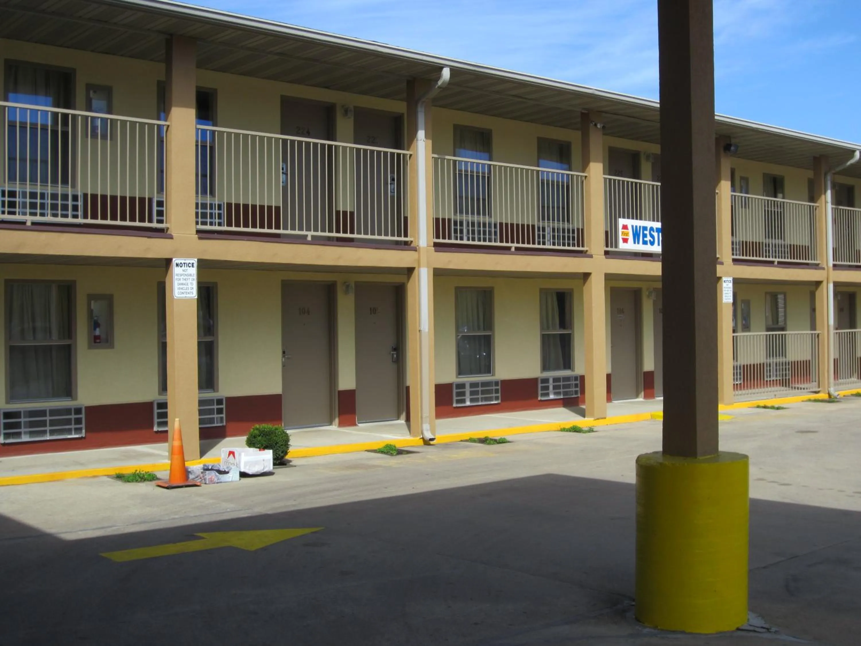 On site in First Western Inn - Fairmont City