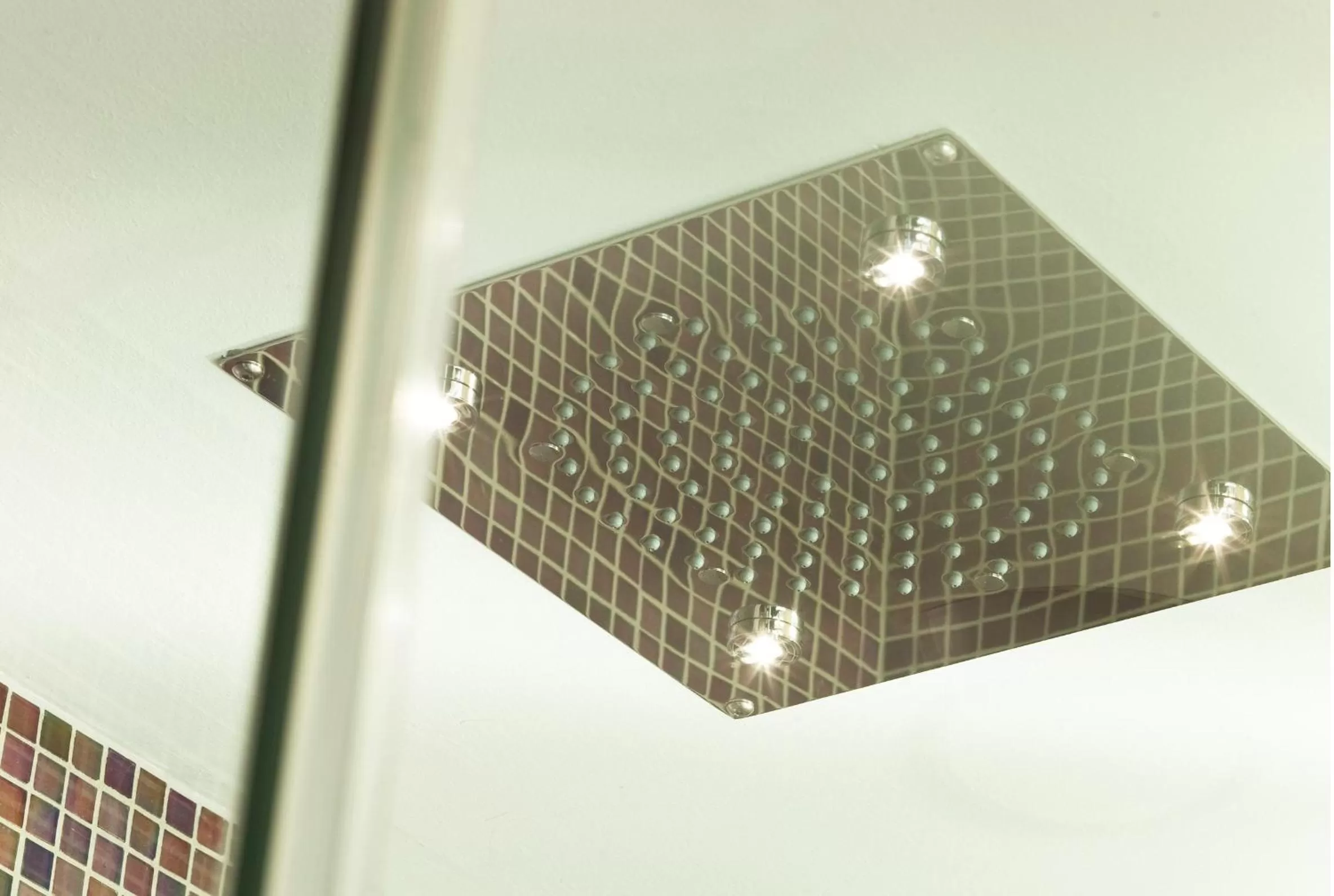 Shower in The Passage - Urban Retreat