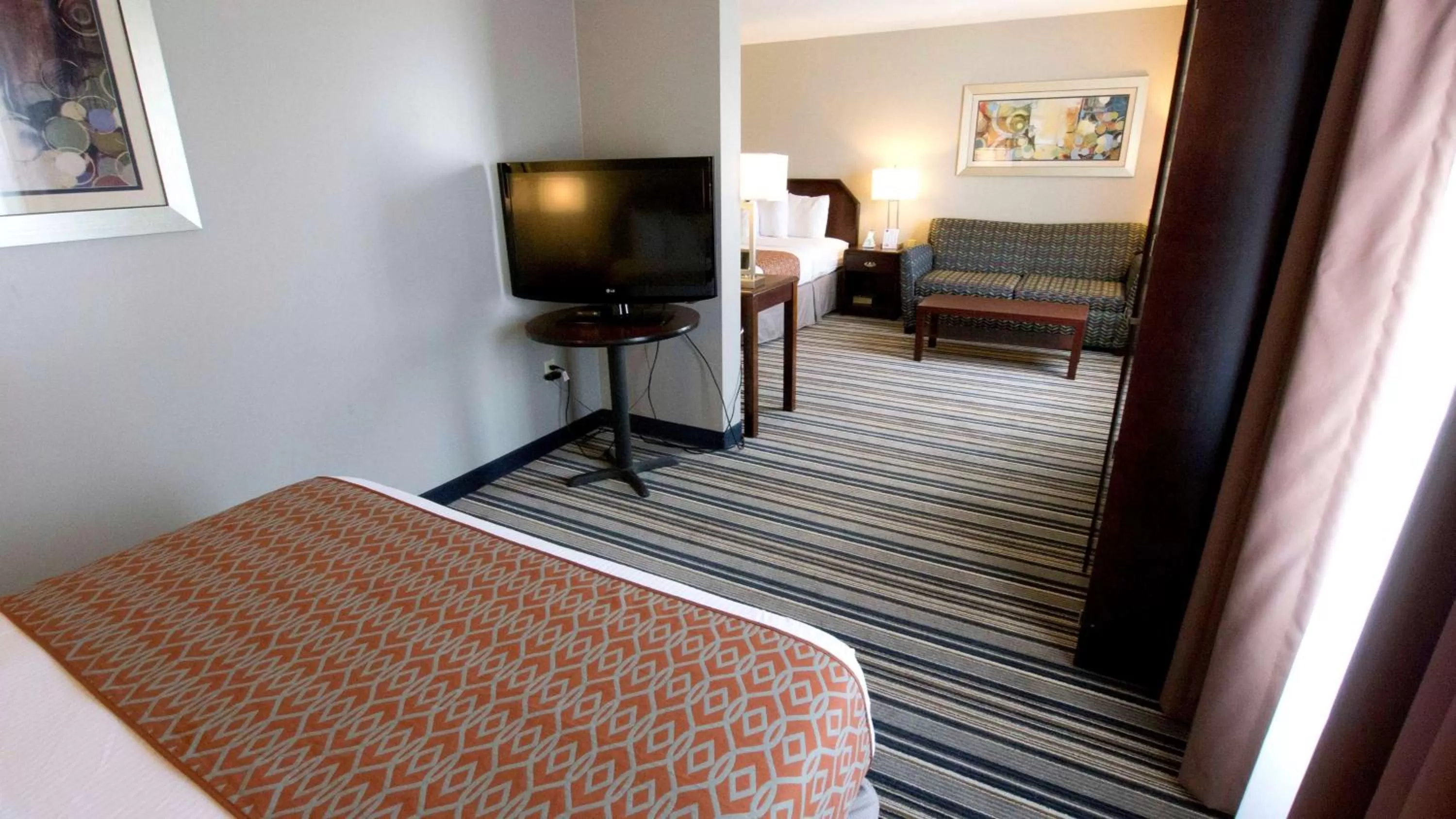 Photo of the whole room in Best Western Harrisburg Hershey