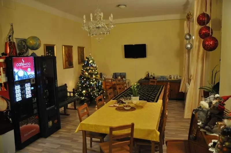 Lobby or reception, Restaurant/Places to Eat in Hostel Sonce