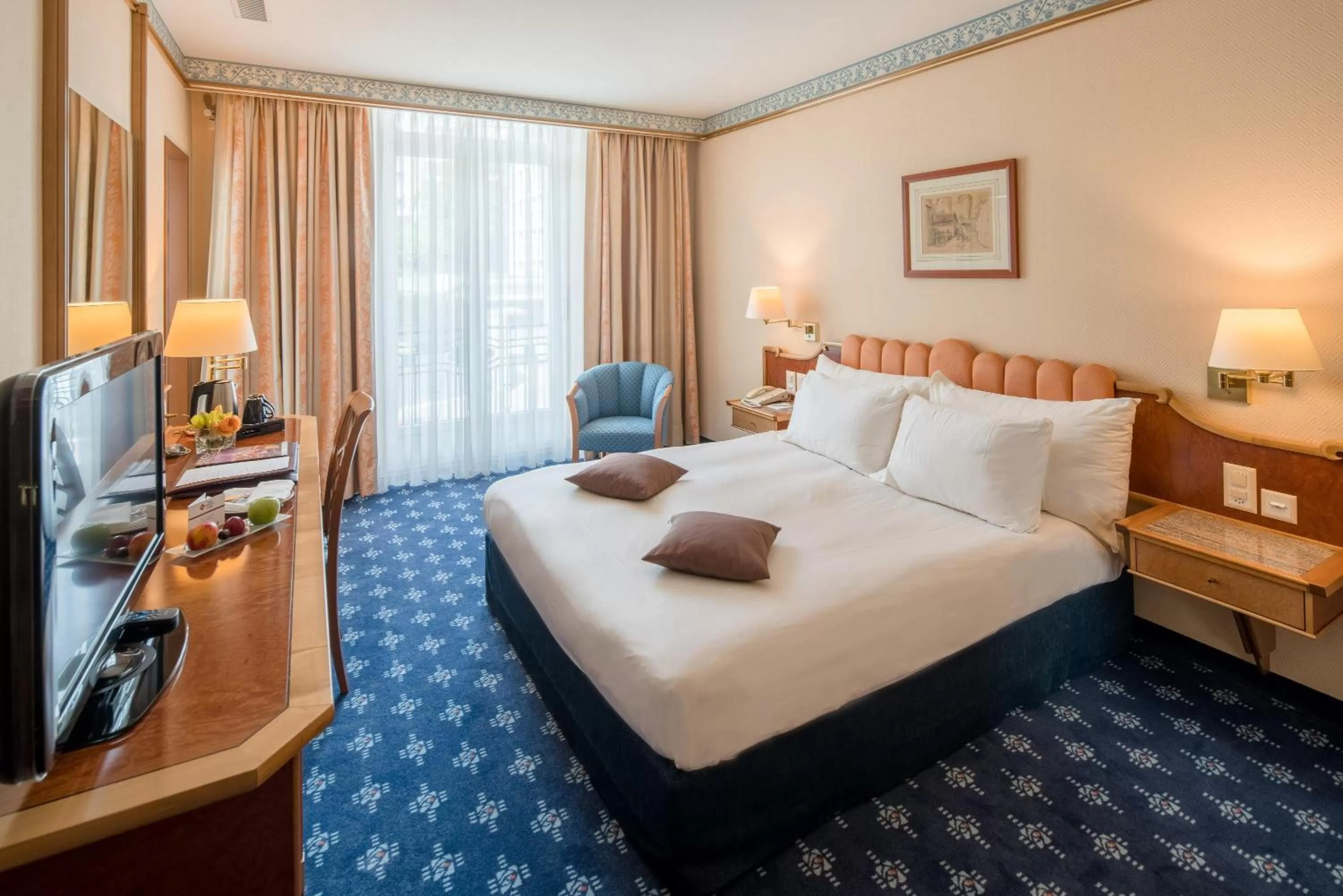 Time of day, Bed in Hotel Mirabeau, BW Signature Collection, Lausanne