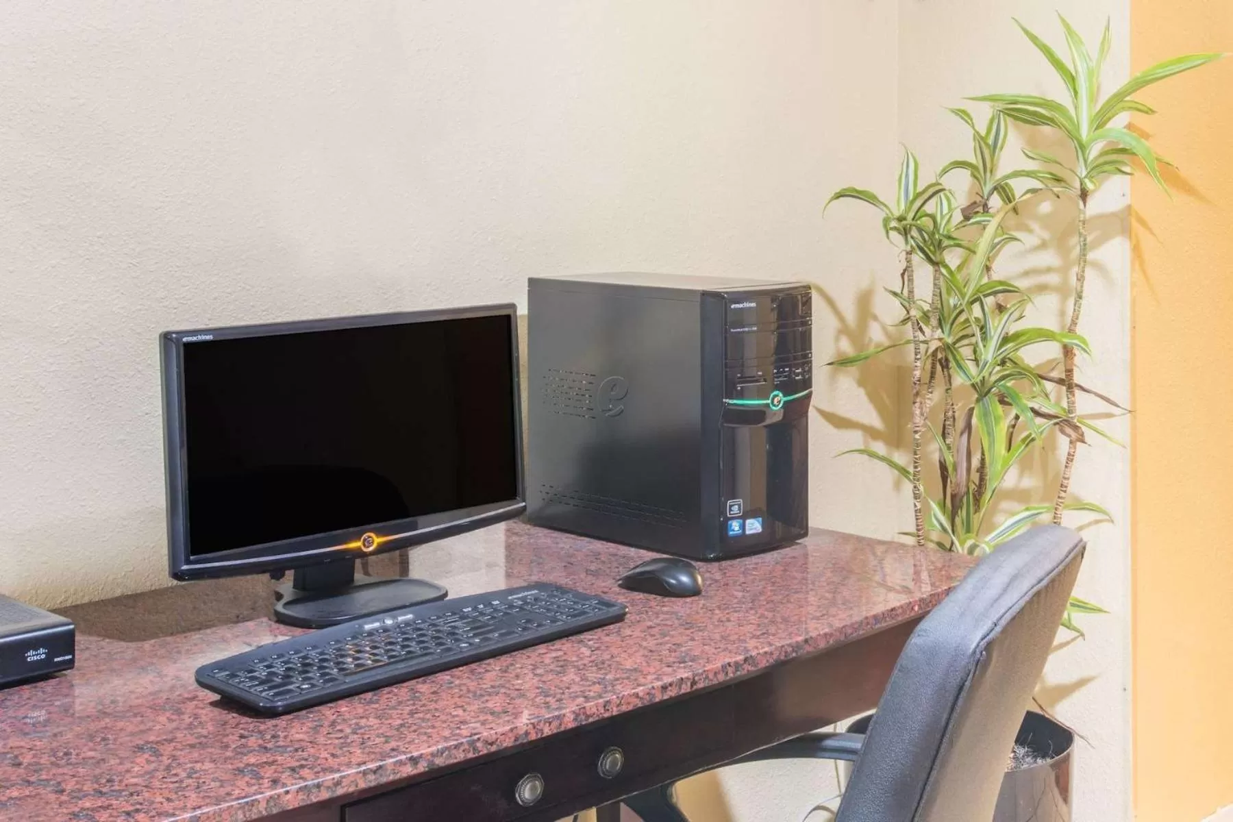 Business facilities, TV/Entertainment Center in Days Inn by Wyndham Colchester Burlington