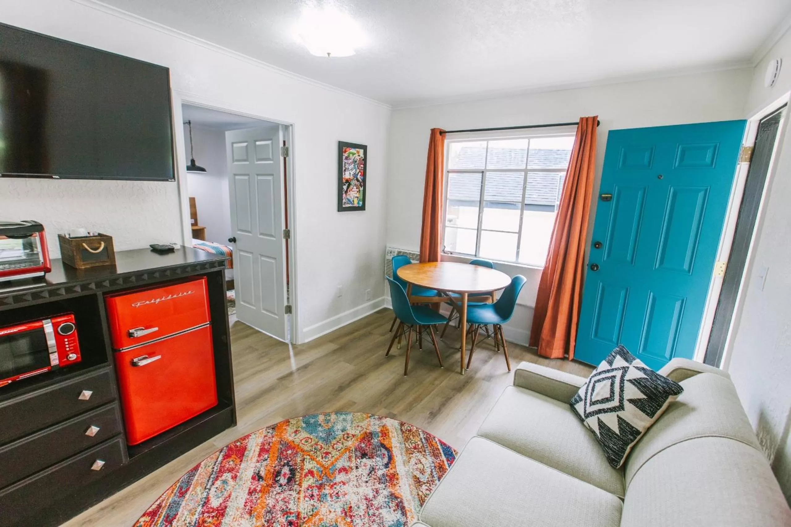 Living room in Route 19 Inn