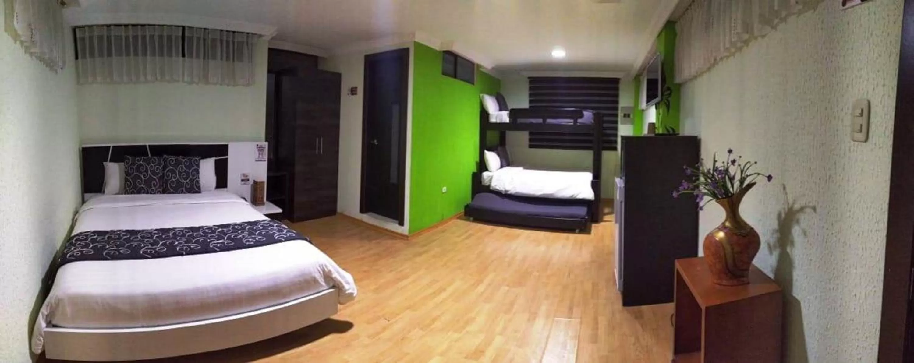 Bedroom, Bunk Bed in La Kapital Hotel