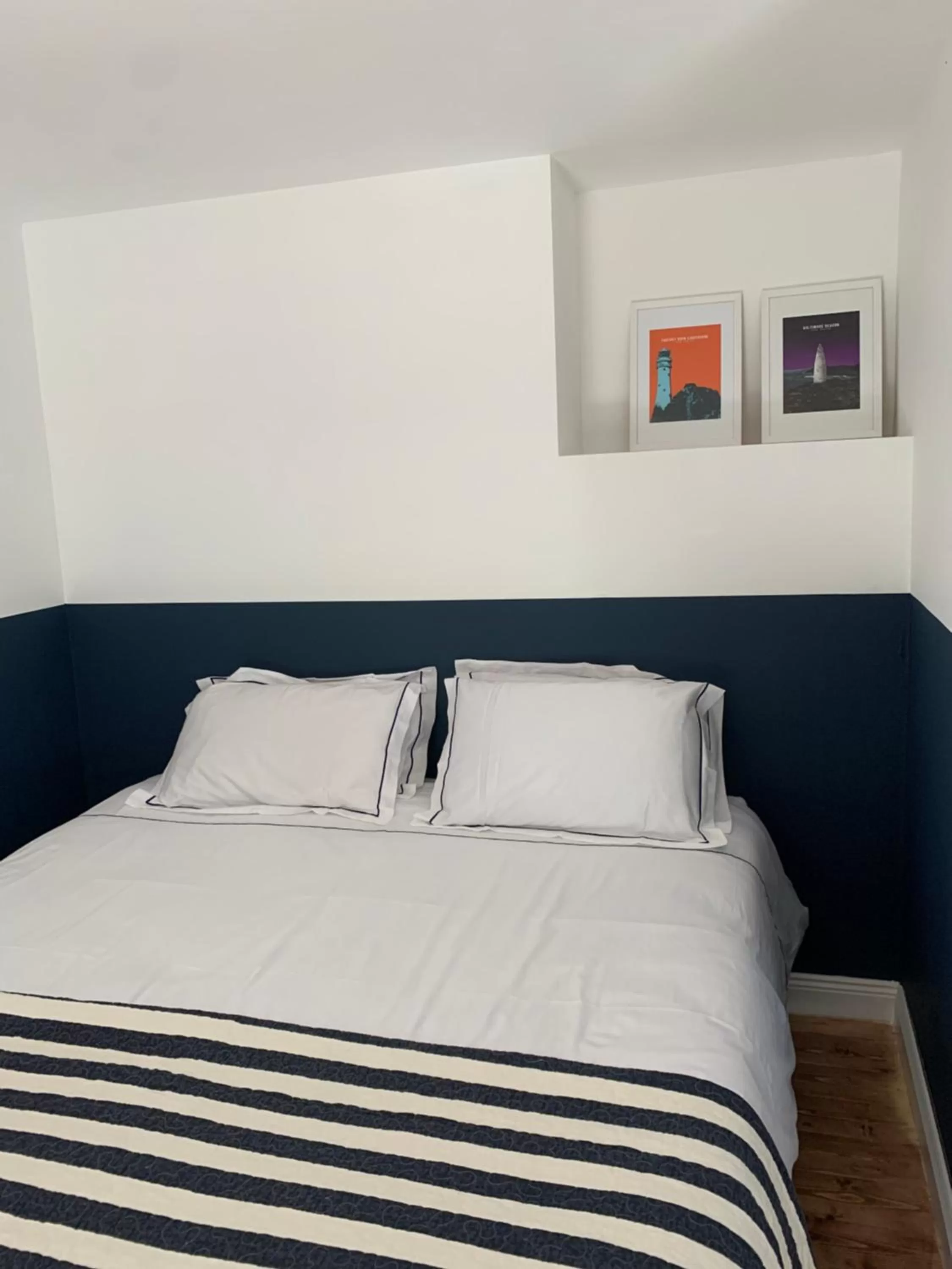 Bed in Heir Island House