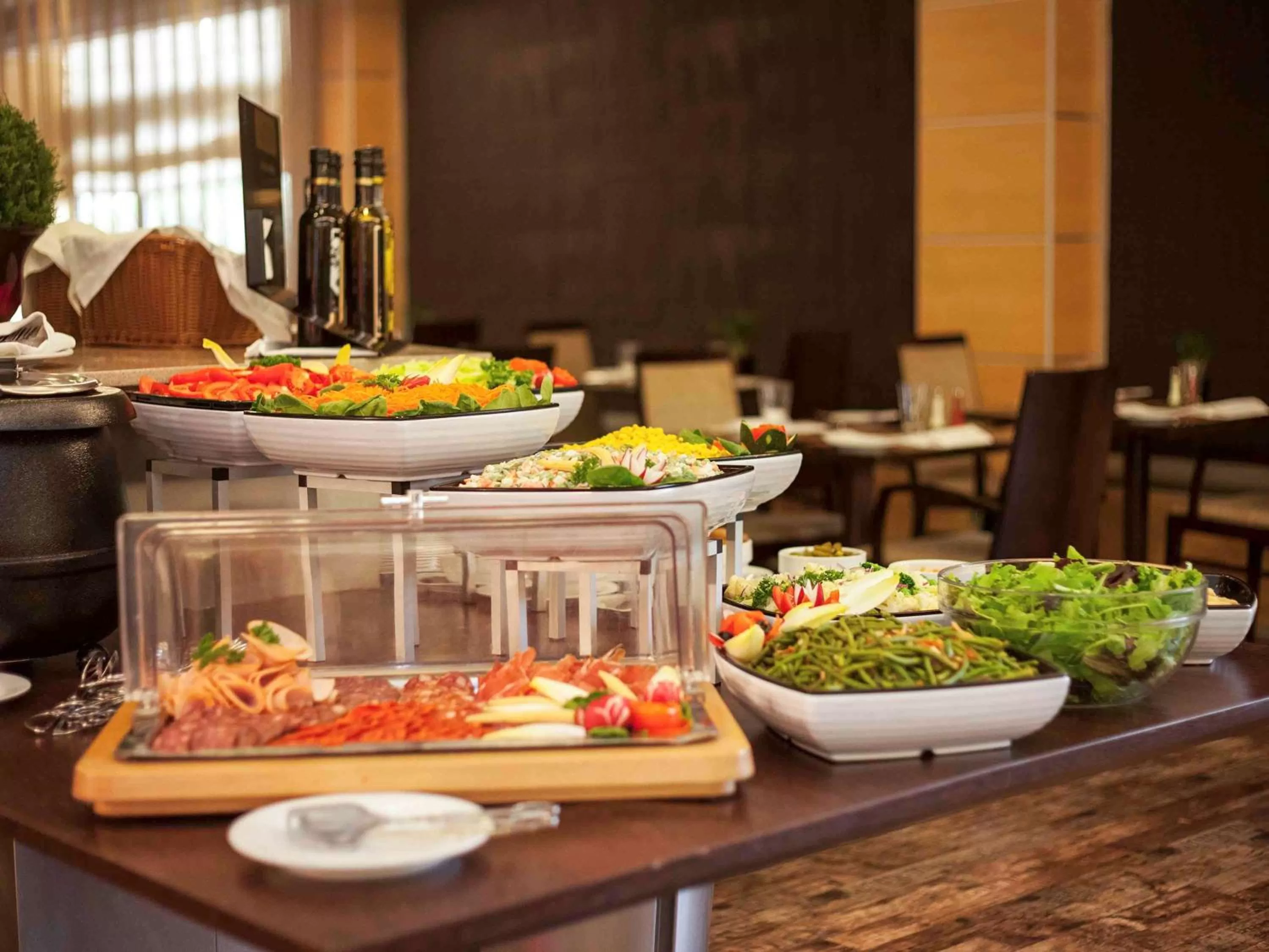 Restaurant/places to eat in Novotel Lisboa