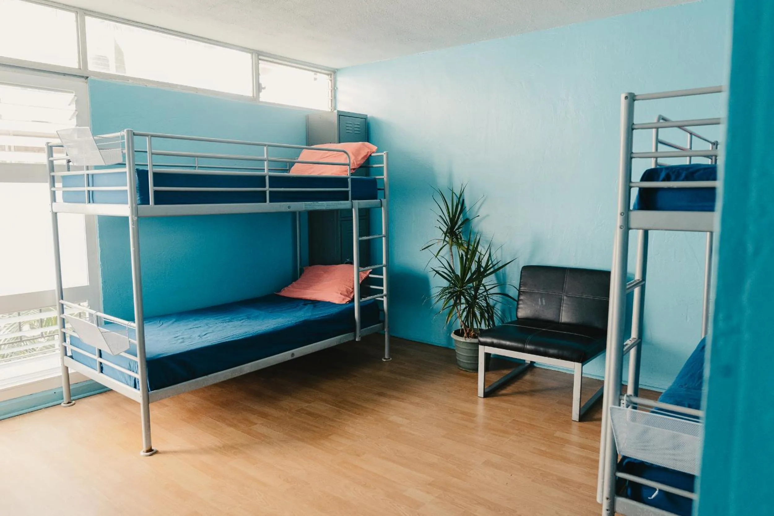 Bed in Polynesian Hostel Beach Club