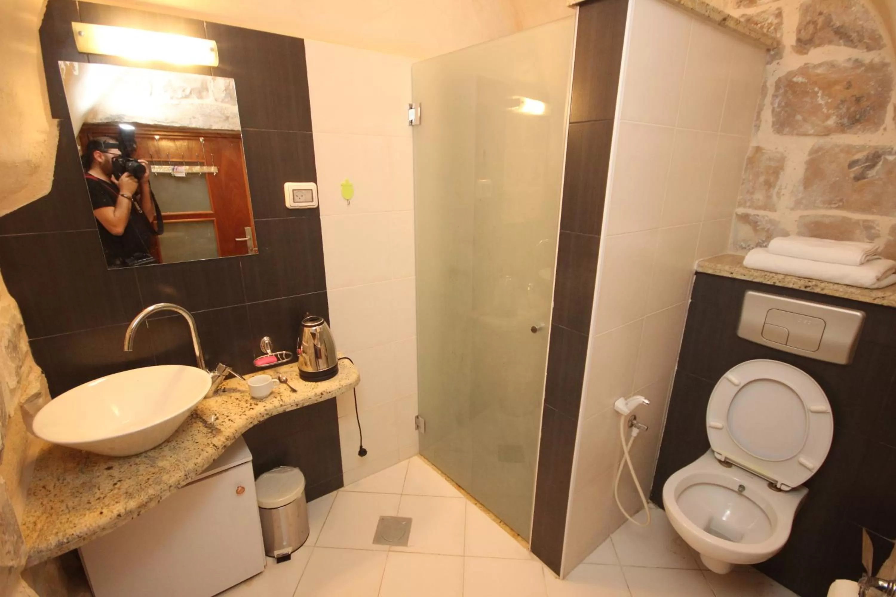 Photo of the whole room, Bathroom in Khan Alwakala Hotel