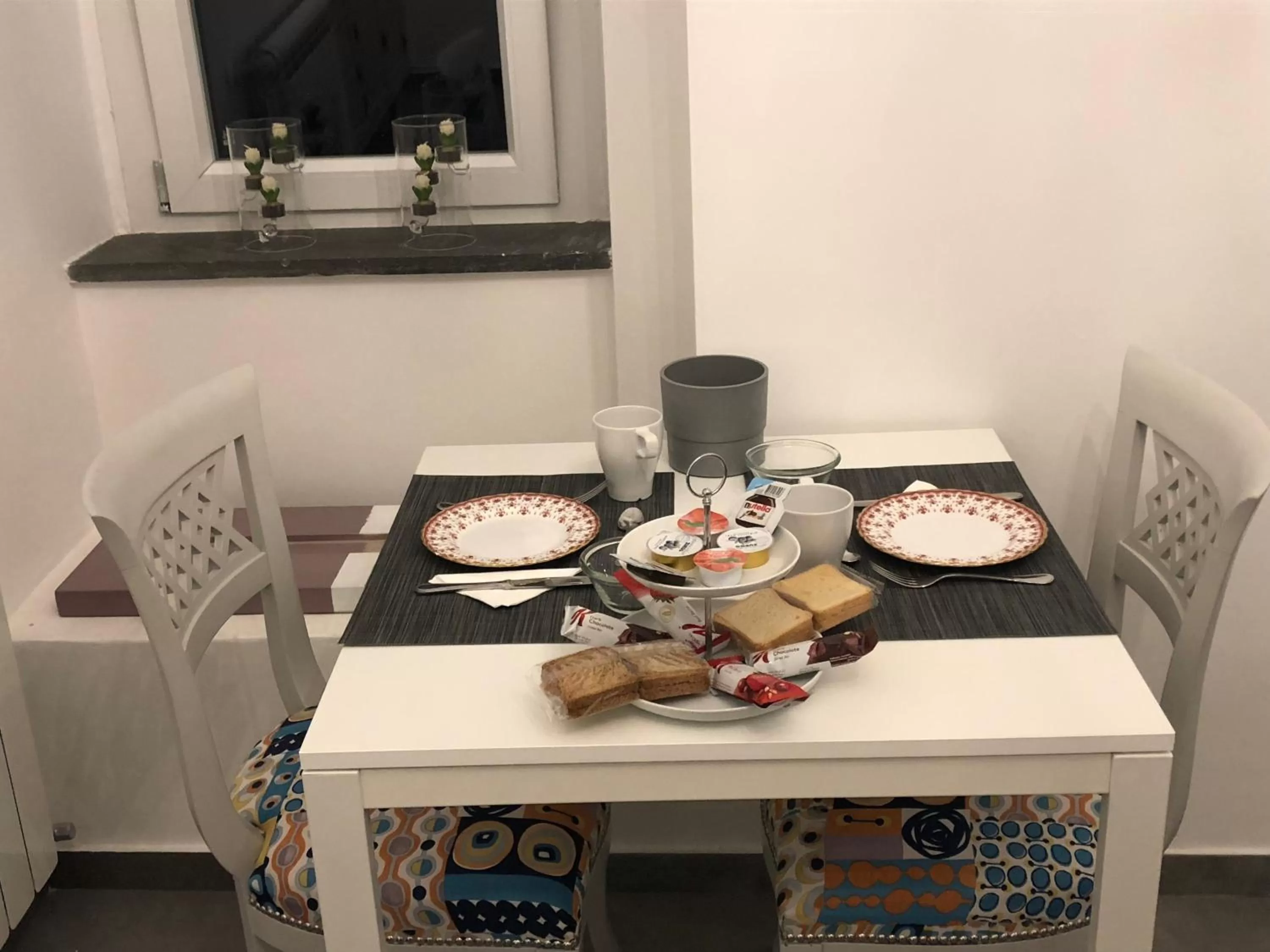 Communal lounge/ TV room in Specchio di Parthenope B&B