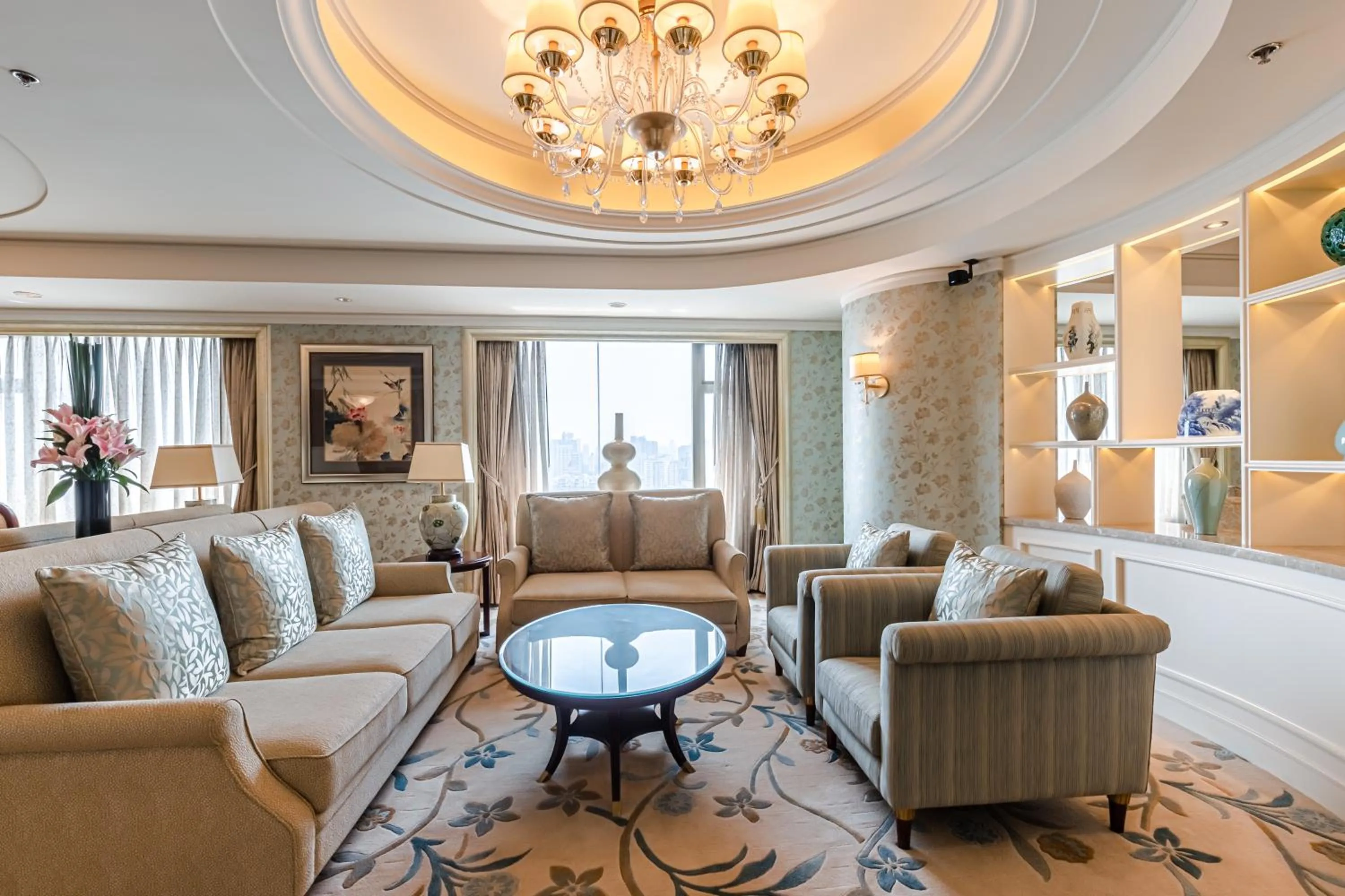Living room in Shangri-La Wuhan