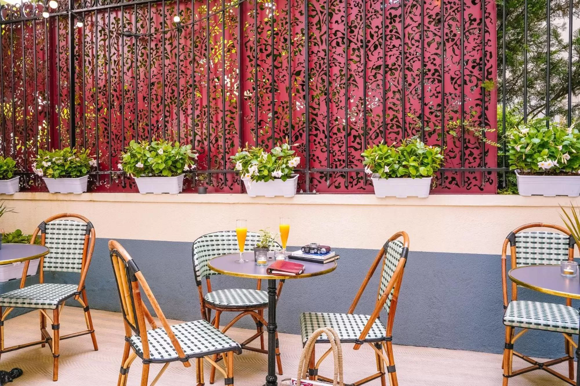 Patio in Timhotel Tour Eiffel