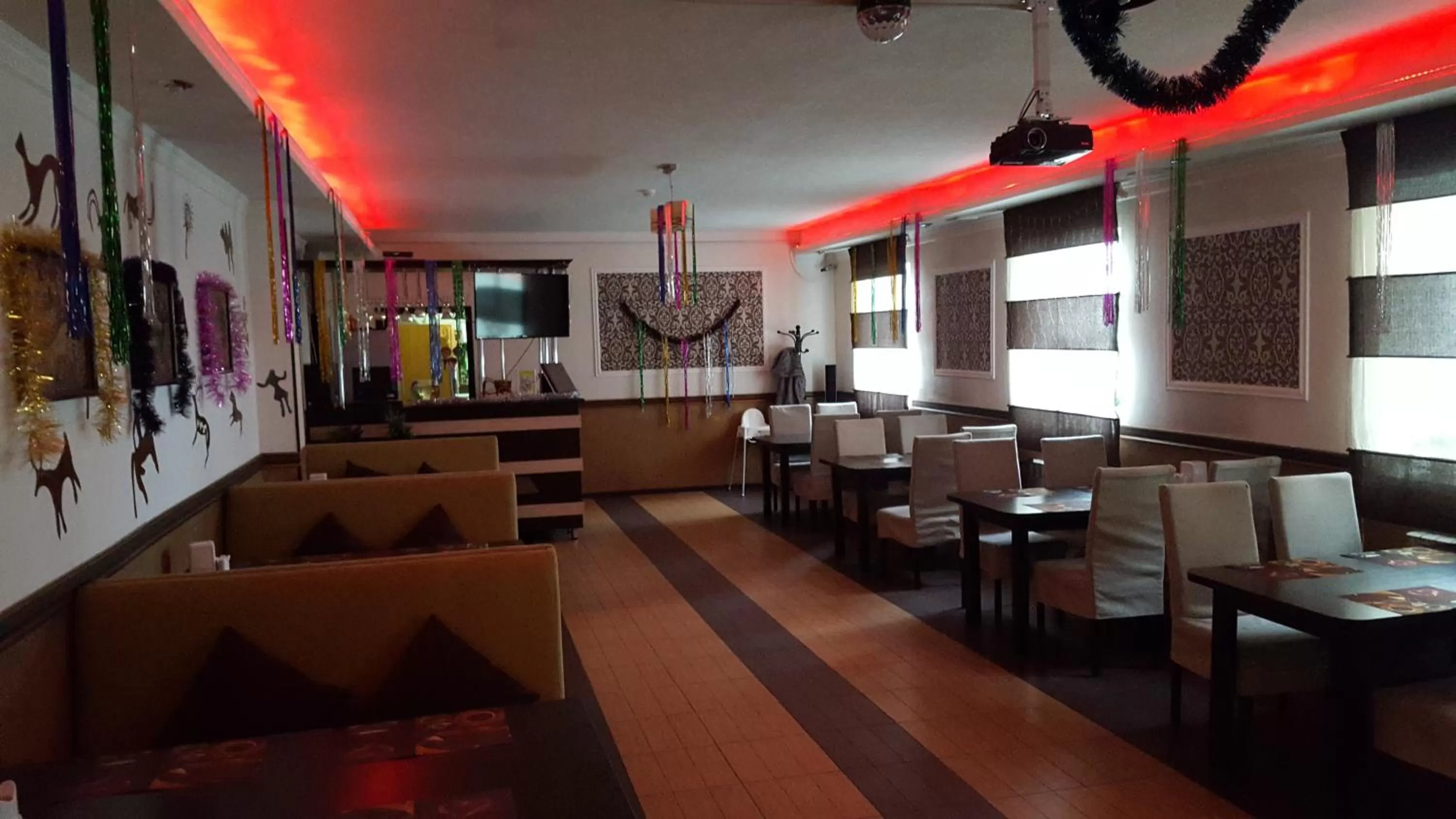 Food and drinks, Restaurant/Places to Eat in Astina Hotel