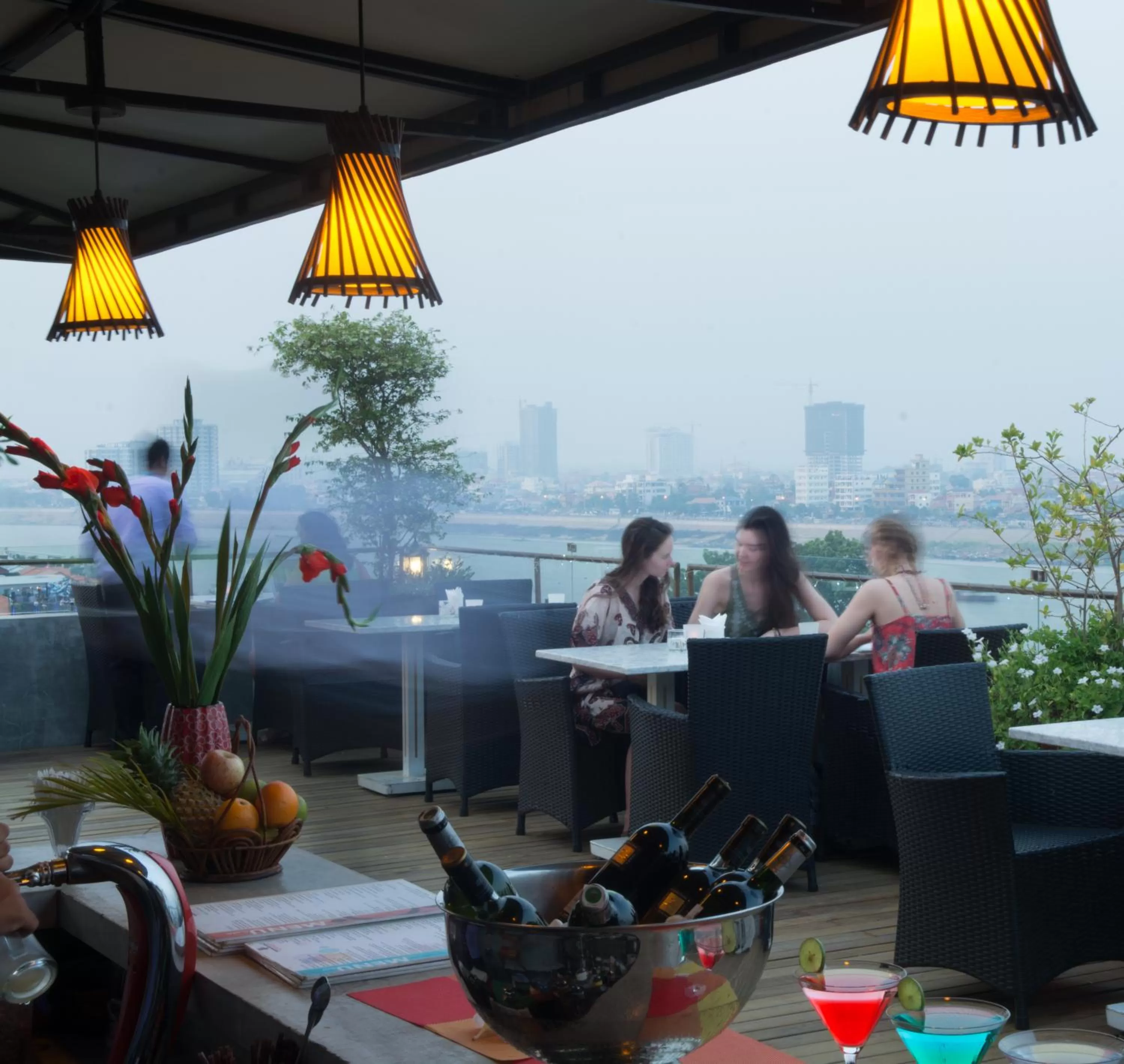 Lounge or bar in The Frangipani Royal Palace Hotel