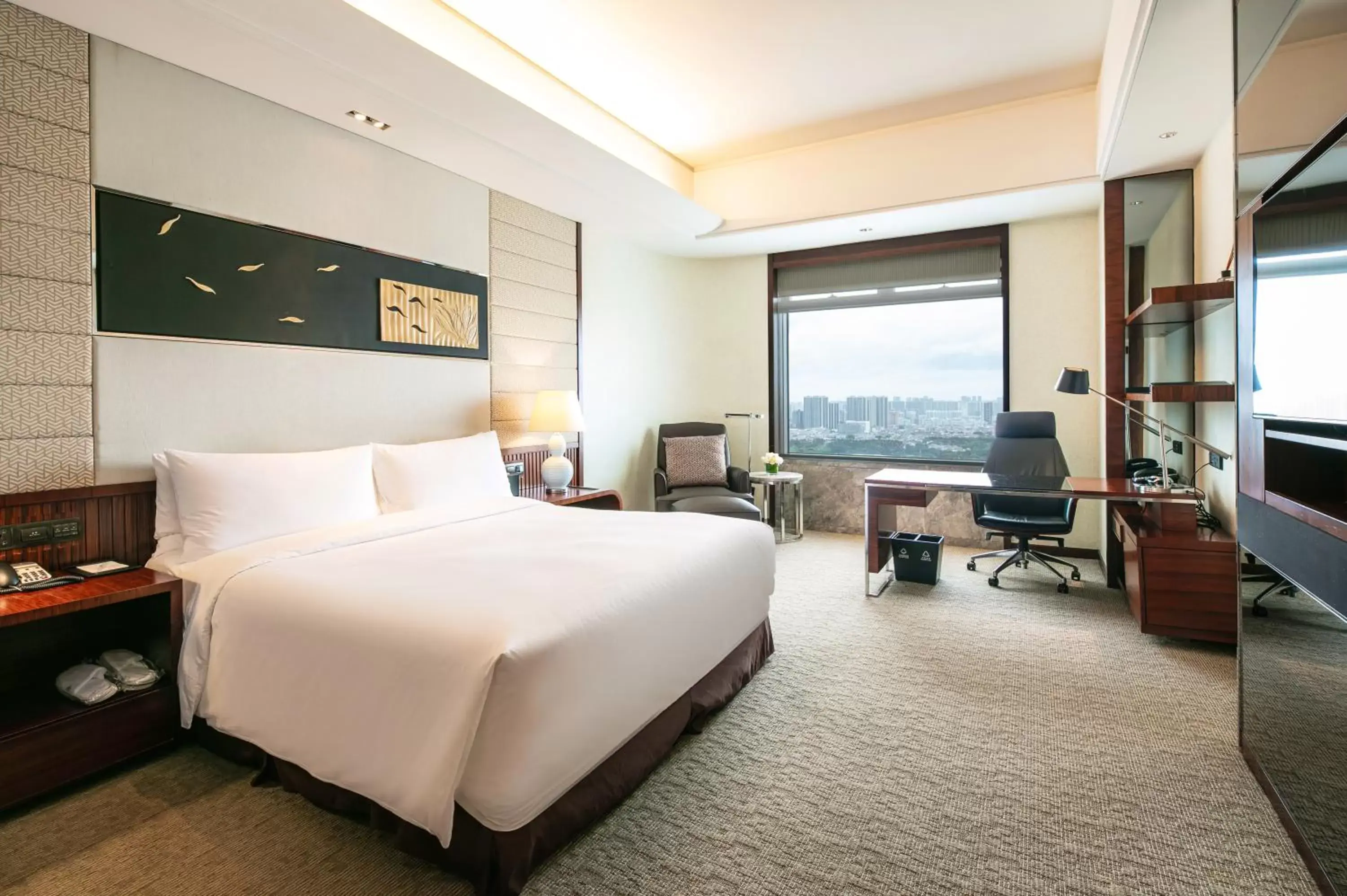 Premium Room in InterContinental Foshan by IHG - Free Shuttle Bus to Canton Fair Premium Room in InterContinental Foshan by IHG - Free Shuttle Bus to Canton Fair
