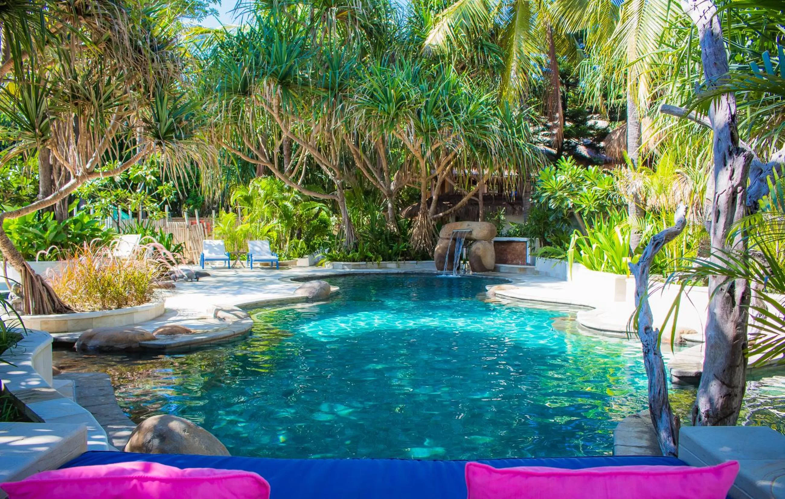 Swimming pool in Sunrise Resort