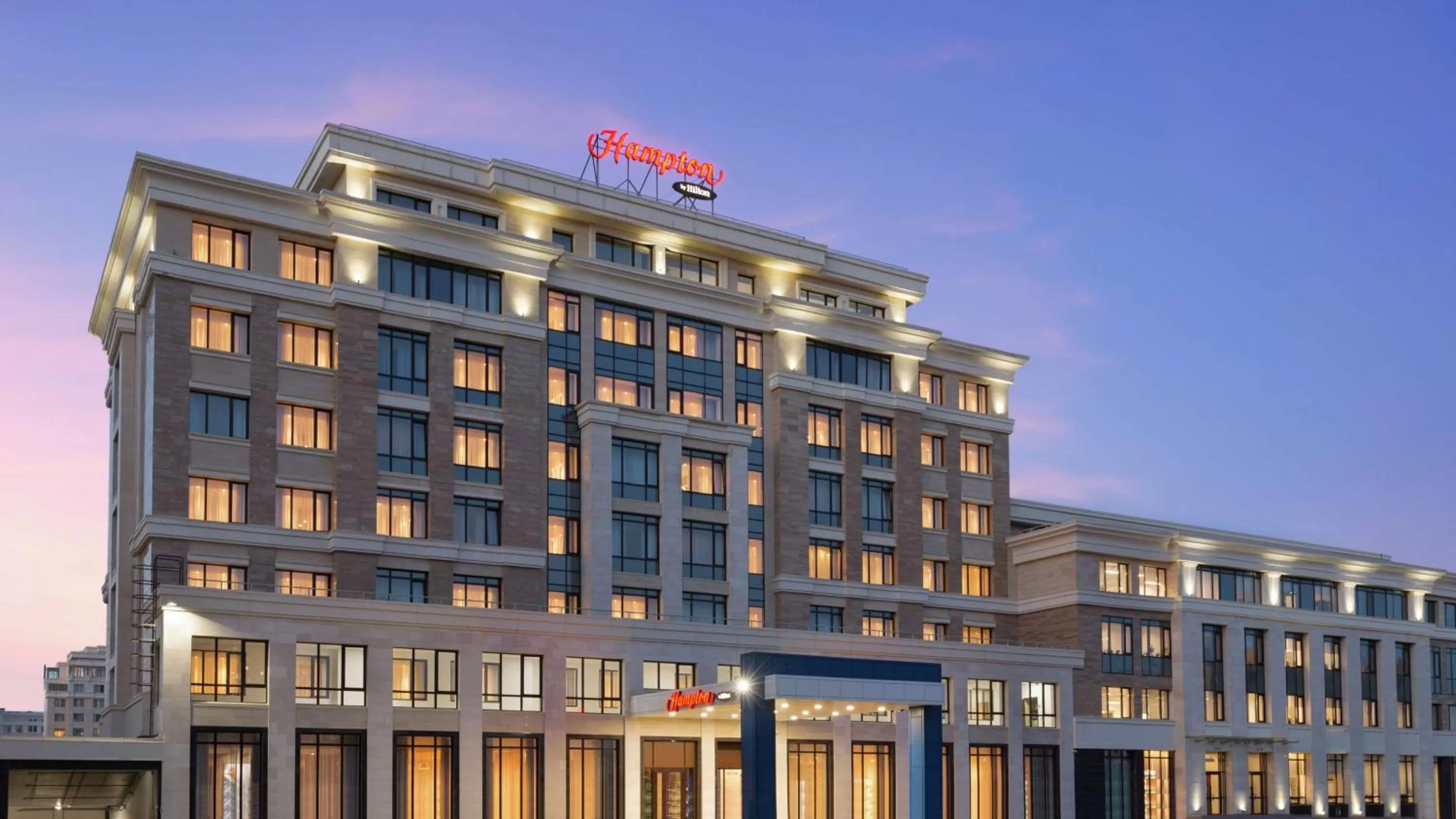 Property building in Hampton By Hilton Astana Triumphal Arch
