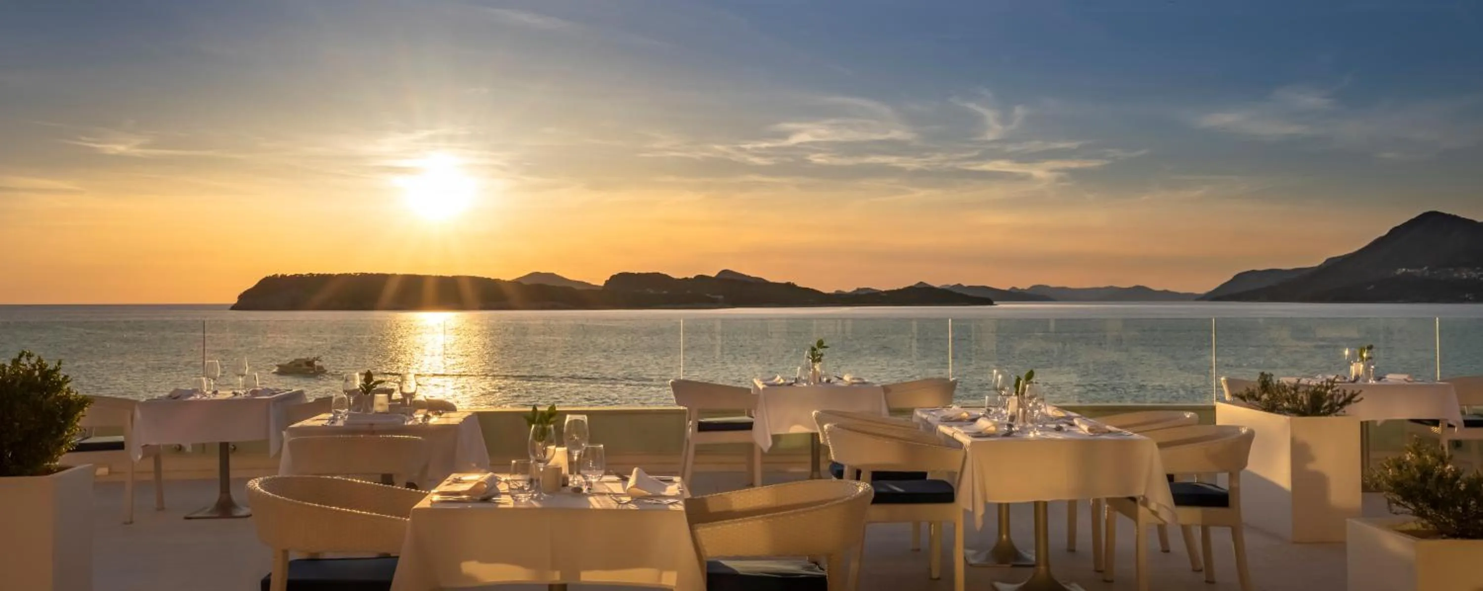 Restaurant/places to eat in President Hotel, Valamar Collection