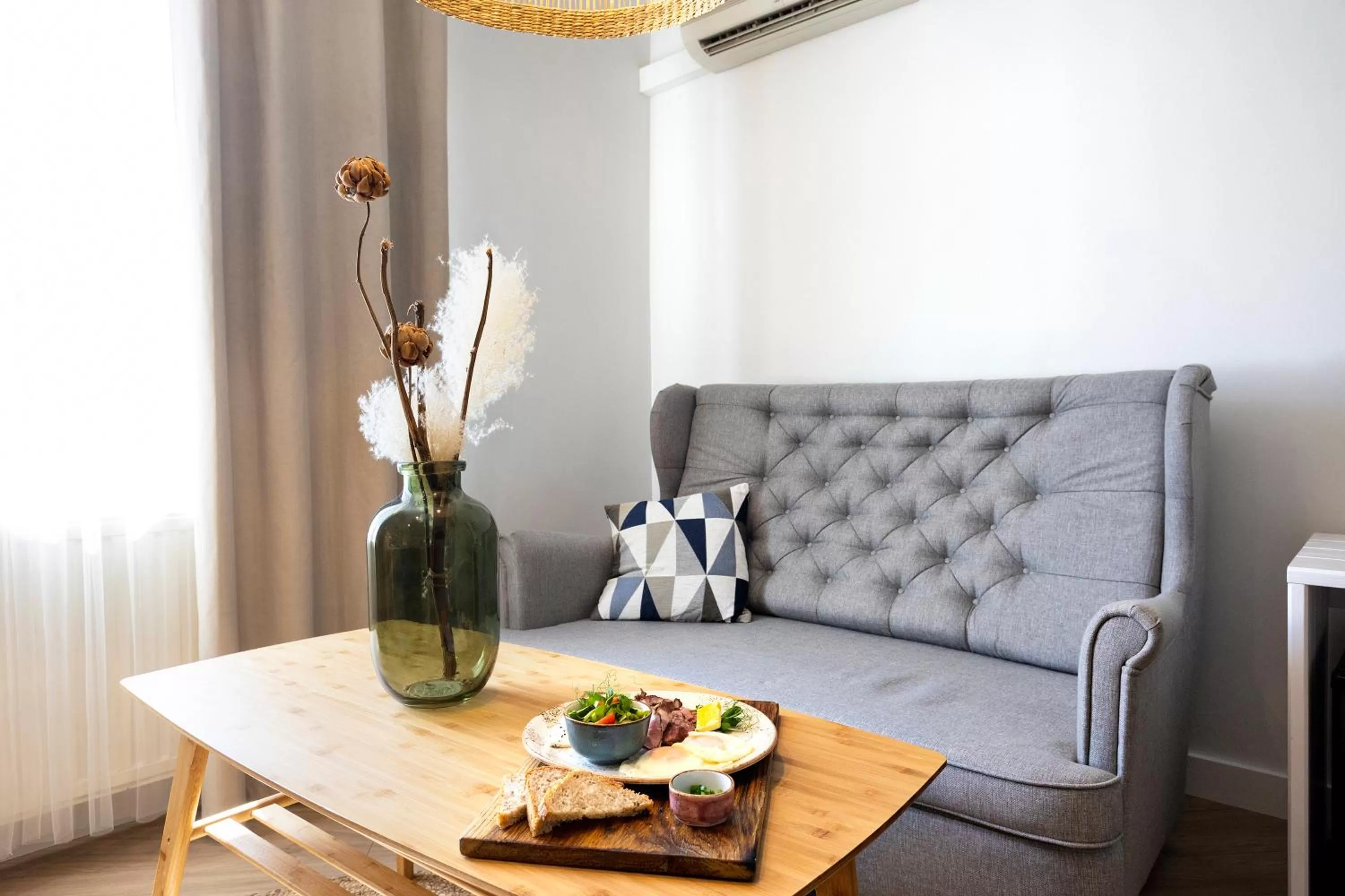 Photo of the whole room, Seating Area in Szuflada