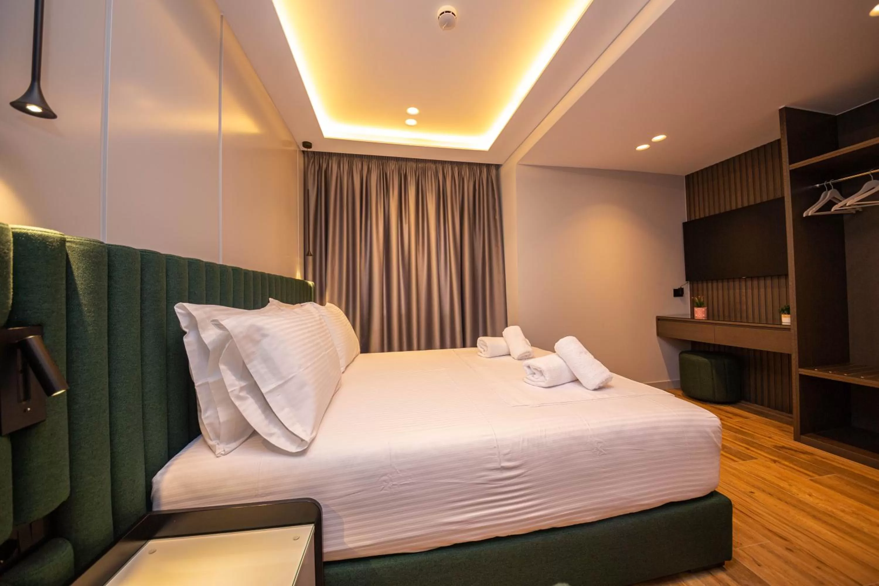 Bedroom, Bed in Hotel Lili-1