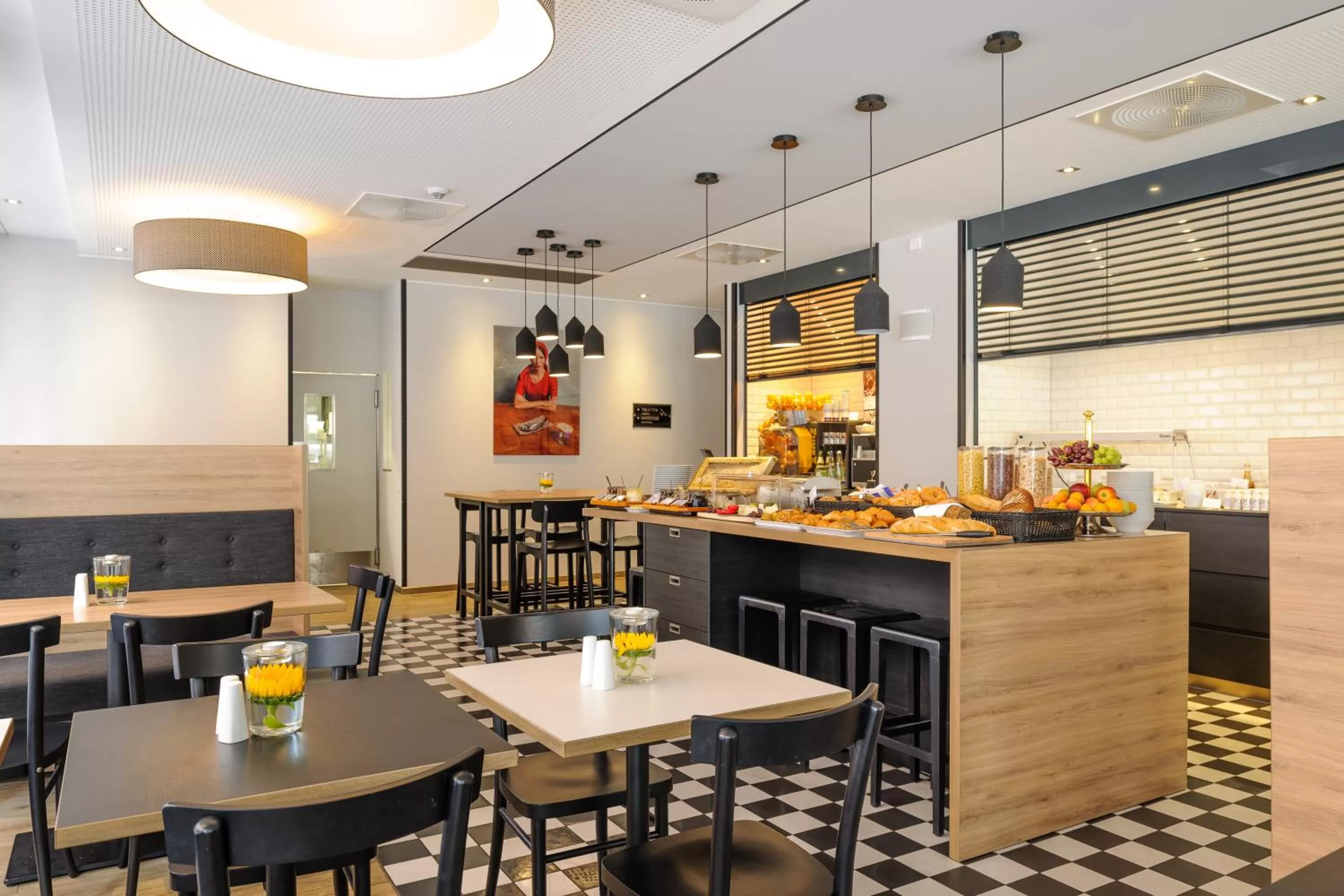 Buffet breakfast in Mercure Hotel München Altstadt