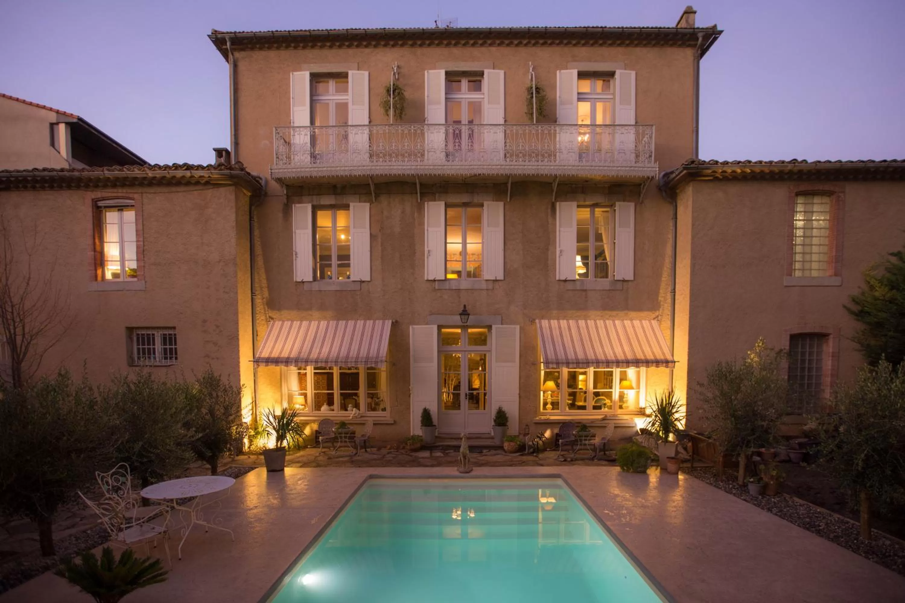 Property building in Carcassonne Bed and Breakfast du Palais