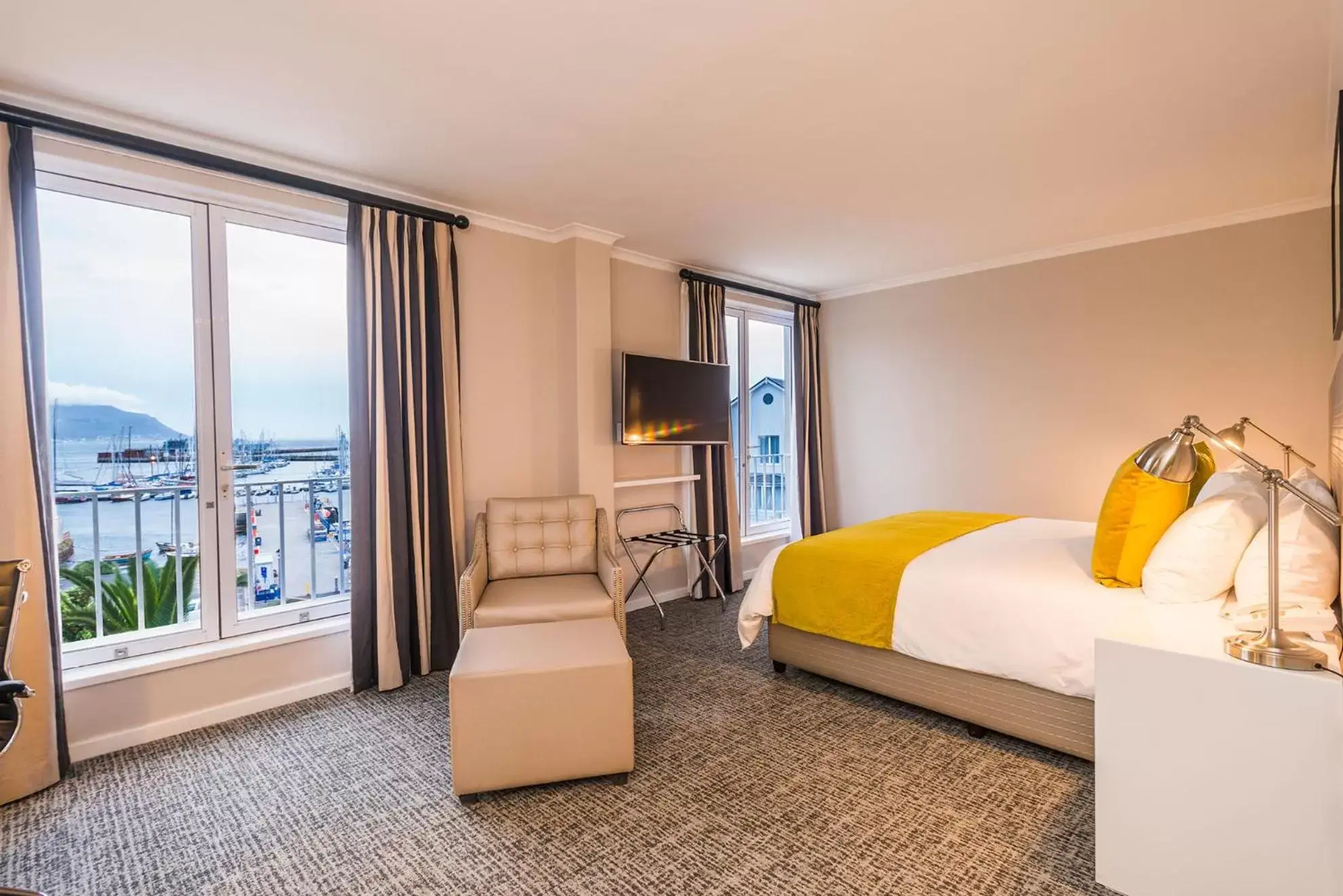 Family Room with Sea View in Simon's Town Quayside Hotel Family Room with Sea View in Simon's Town Quayside Hotel