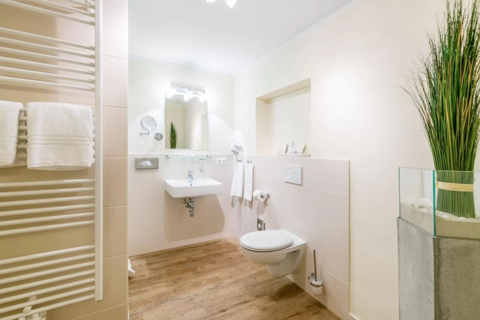 Bathroom in Das Frühstückshotel Sankt Peter-Ording