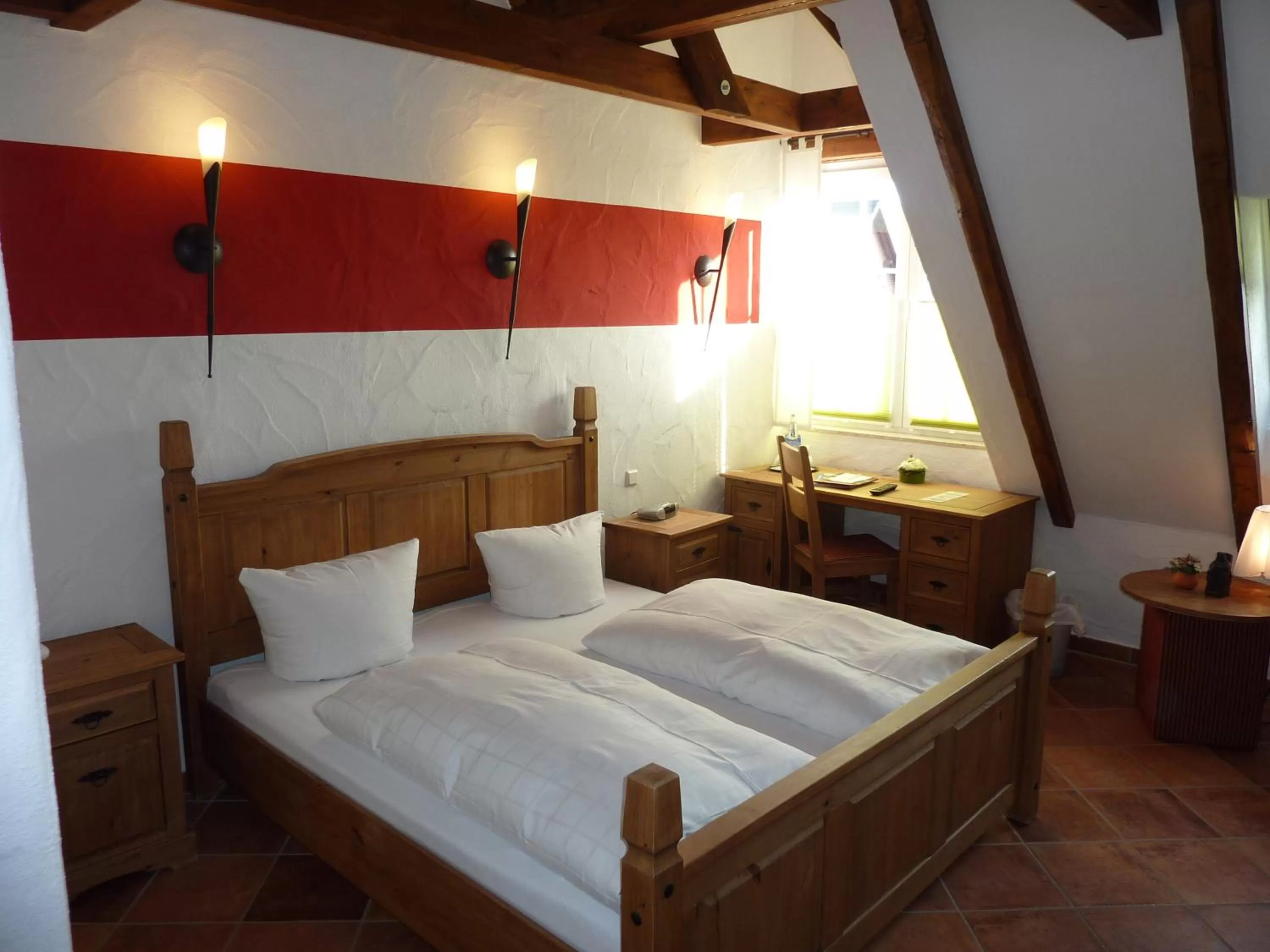 Photo of the whole room, Bed in Zum Schlangenkönig