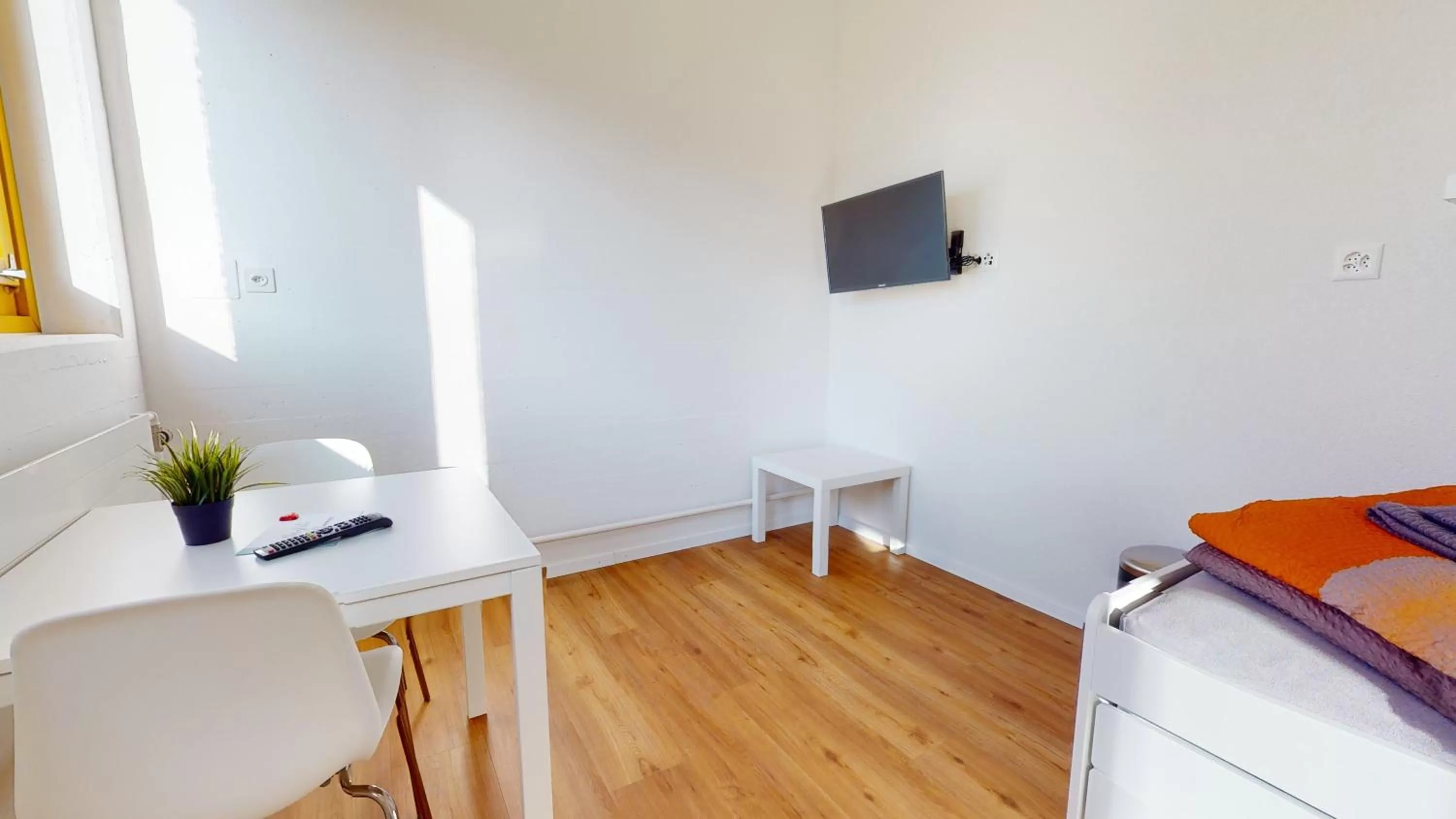 Bed in Anstatthotel Affoltern am Albis - self-check-in