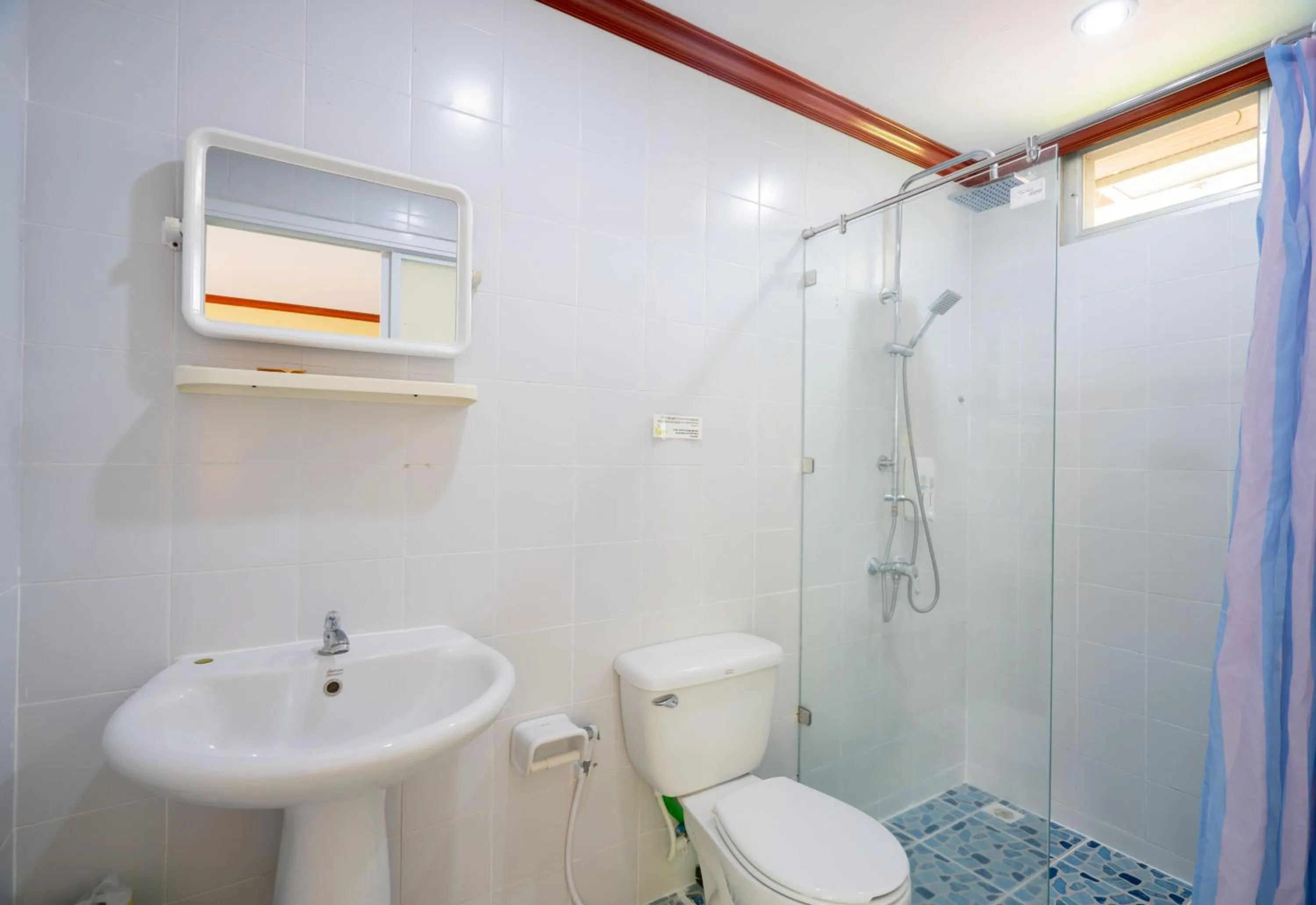 Shower in Lemon House