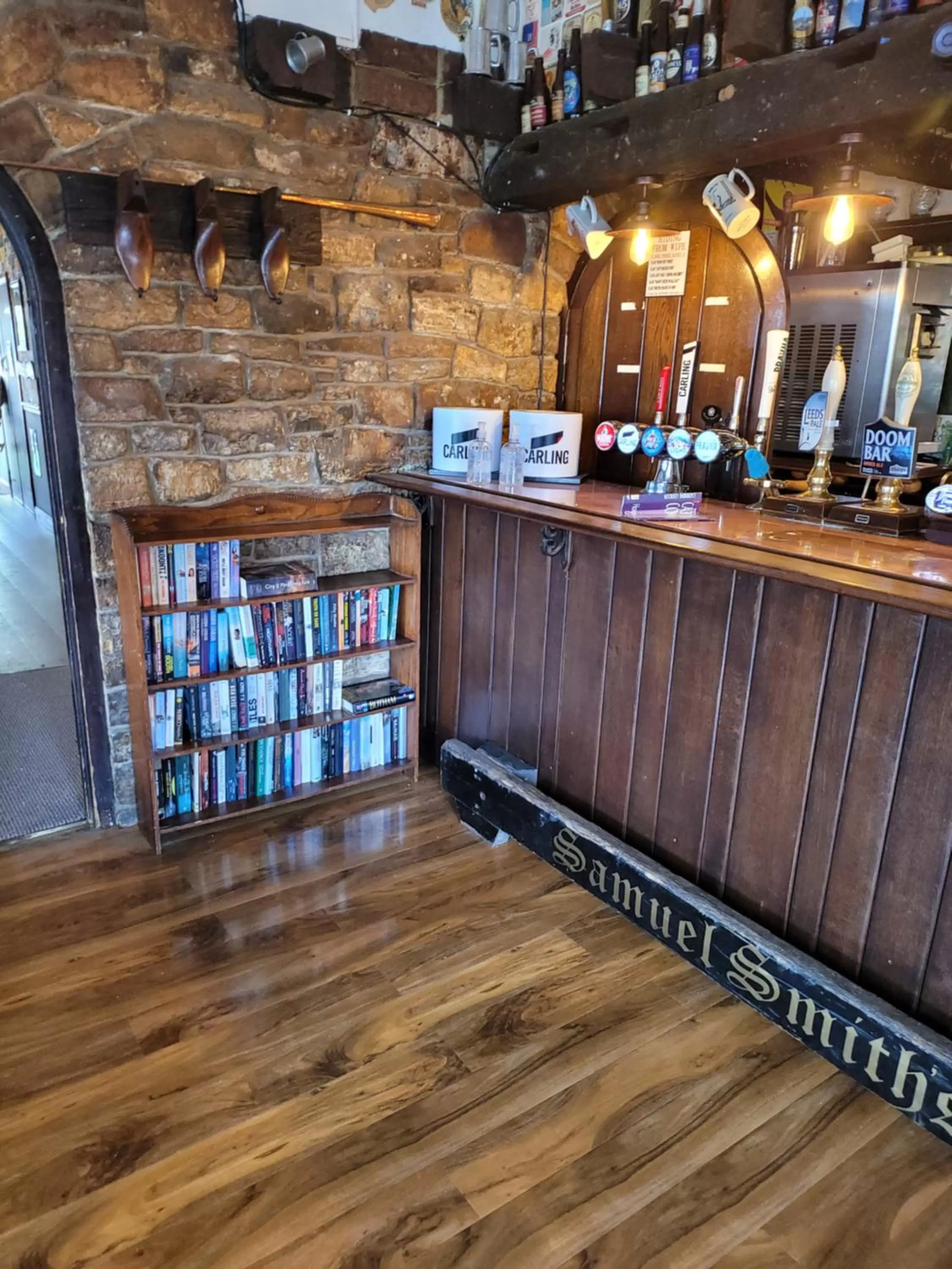 the jackdaw pub SELF CATERING STATIC CARAVAN free breakfast supplied