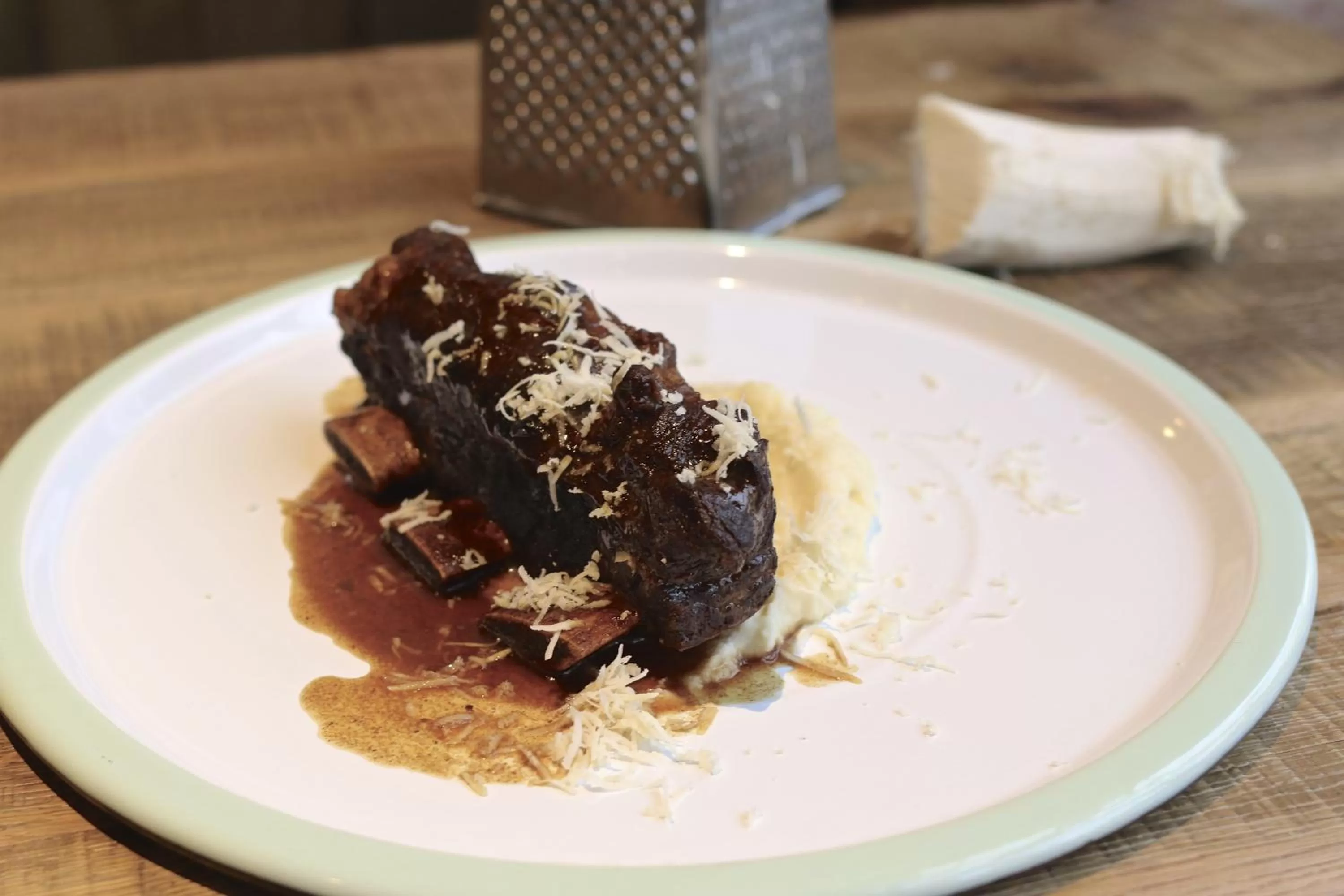 Restaurant/places to eat in Hotel city.city