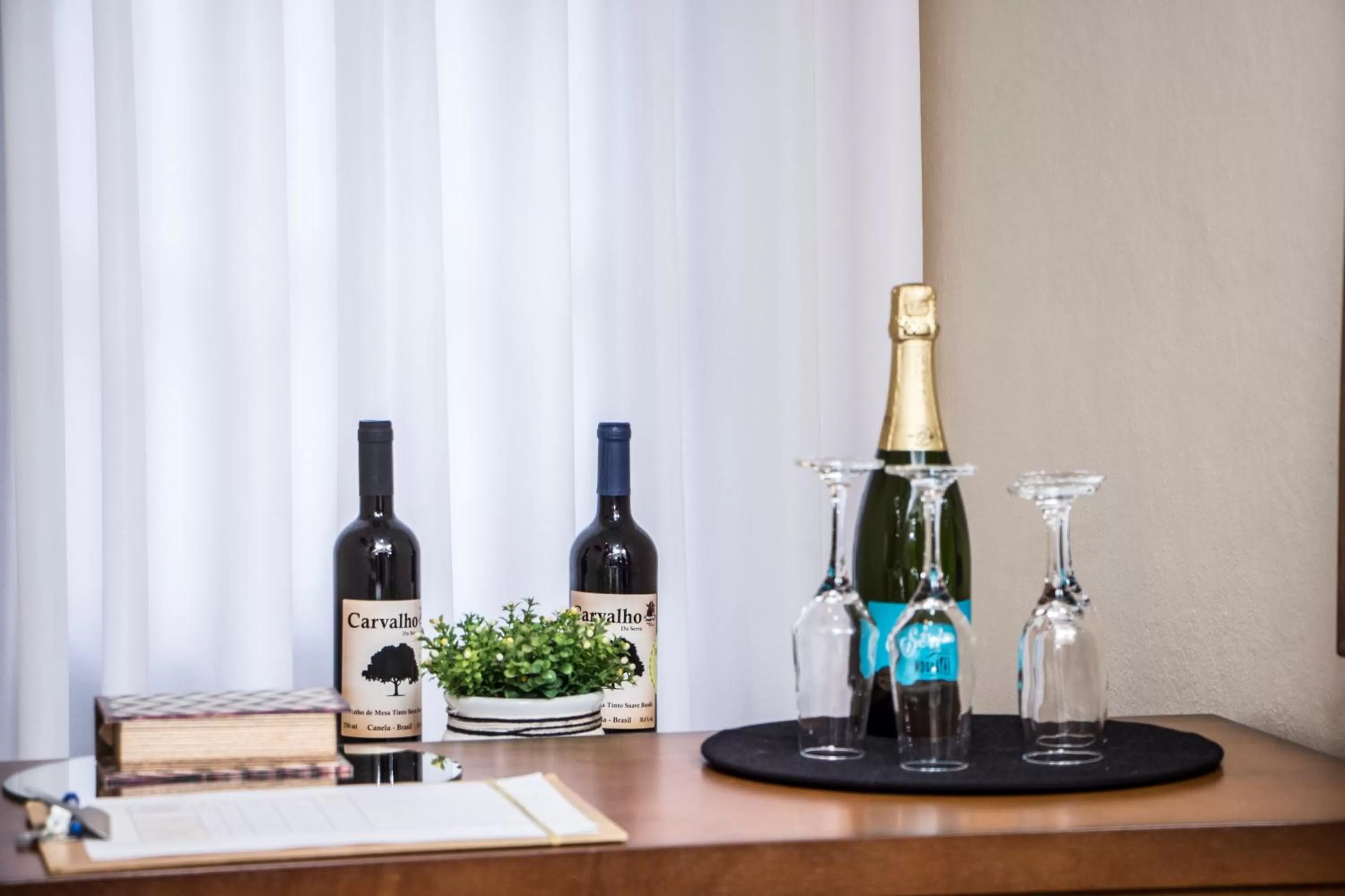 Lobby or reception in Pousada Green House by Conrado Vitali