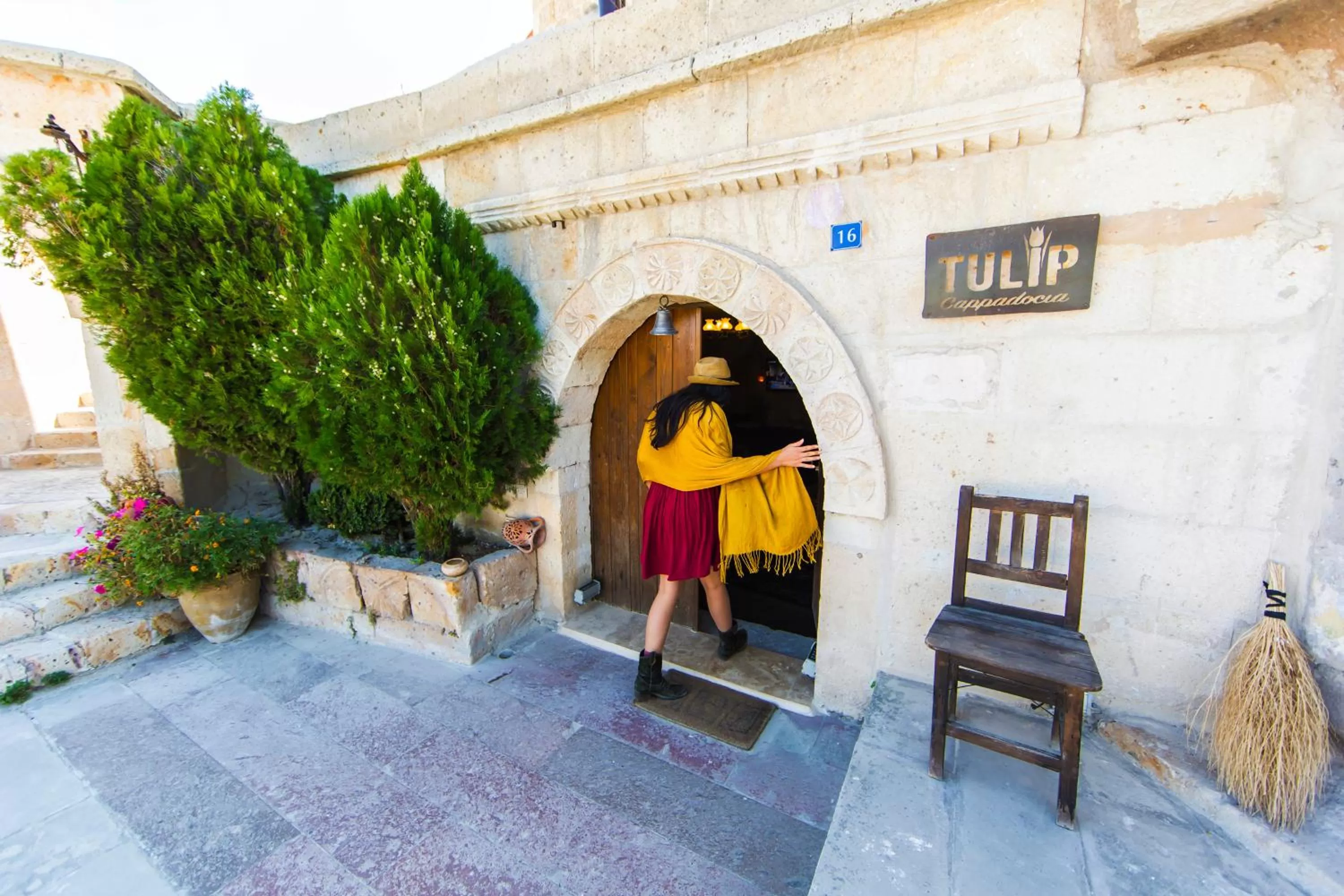 Facade/entrance in Tulip Cave Suites