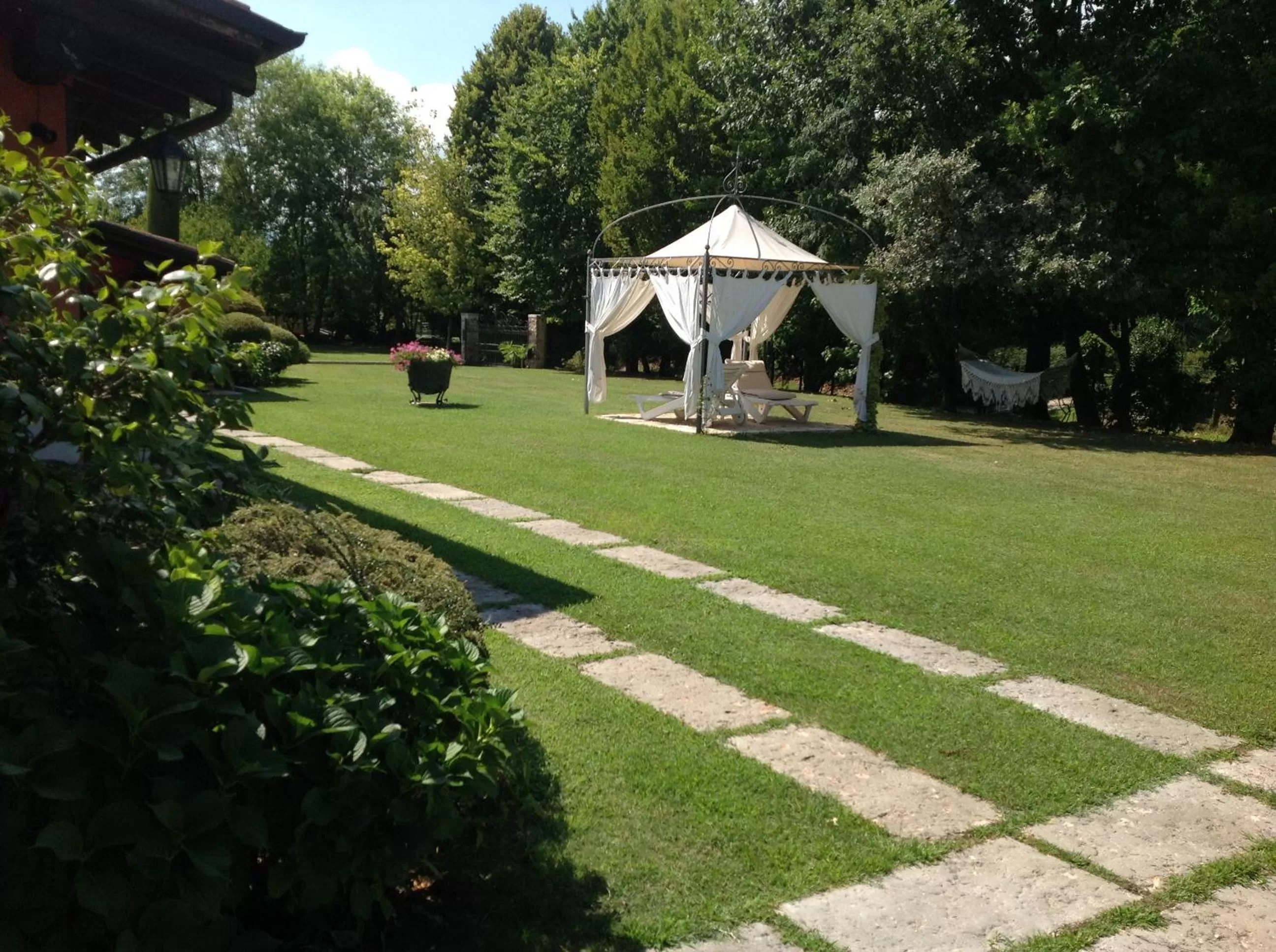 Facade/entrance, Garden in B&B Sweet Dreams