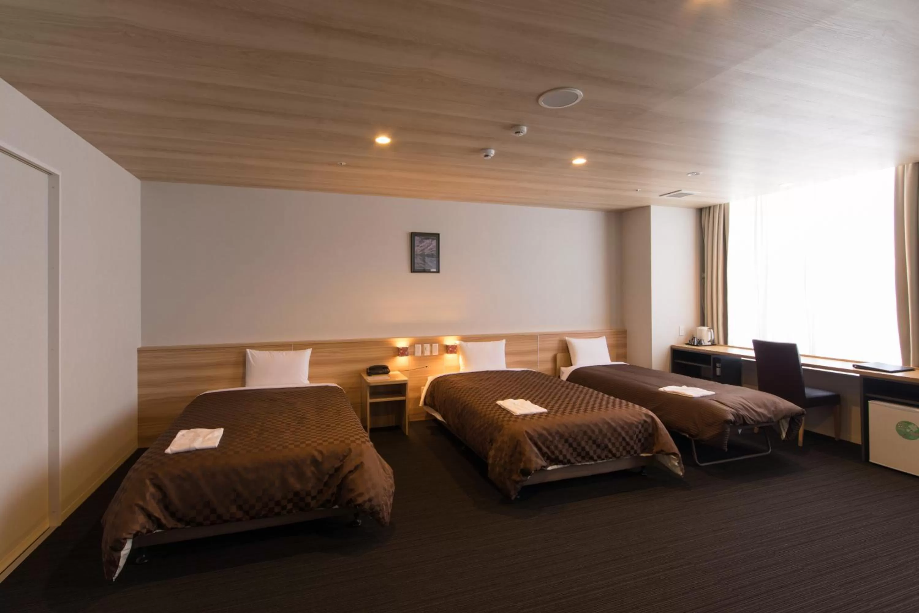 Photo of the whole room, Bed in Izumisano Center Hotel Kansai International Airport