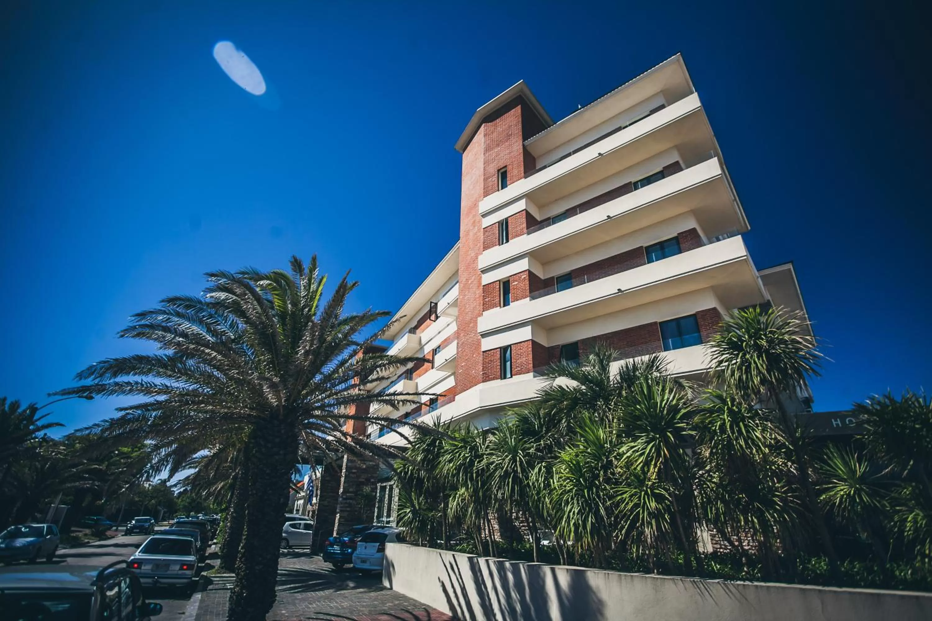 Property building in Cottage Carrasco