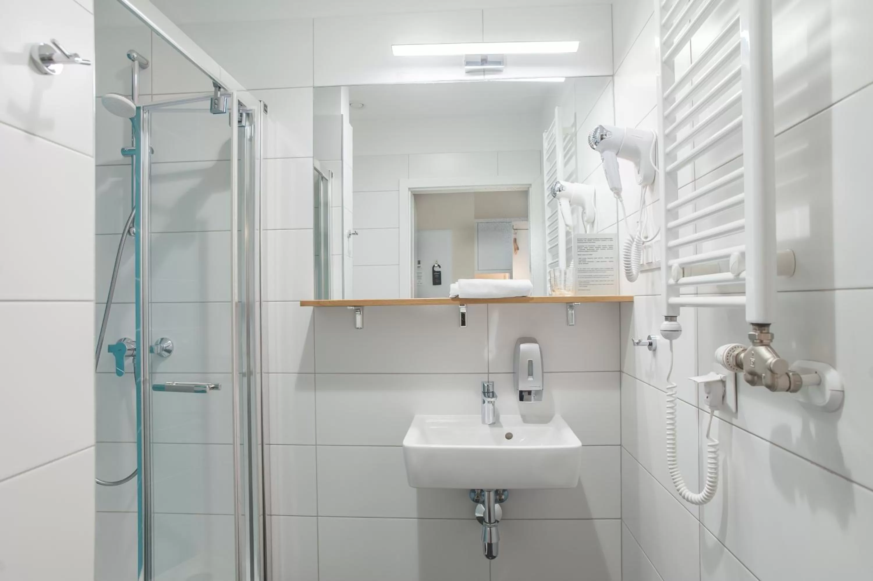 Shower in Hotel Traffic Wrocław Stare Miasto