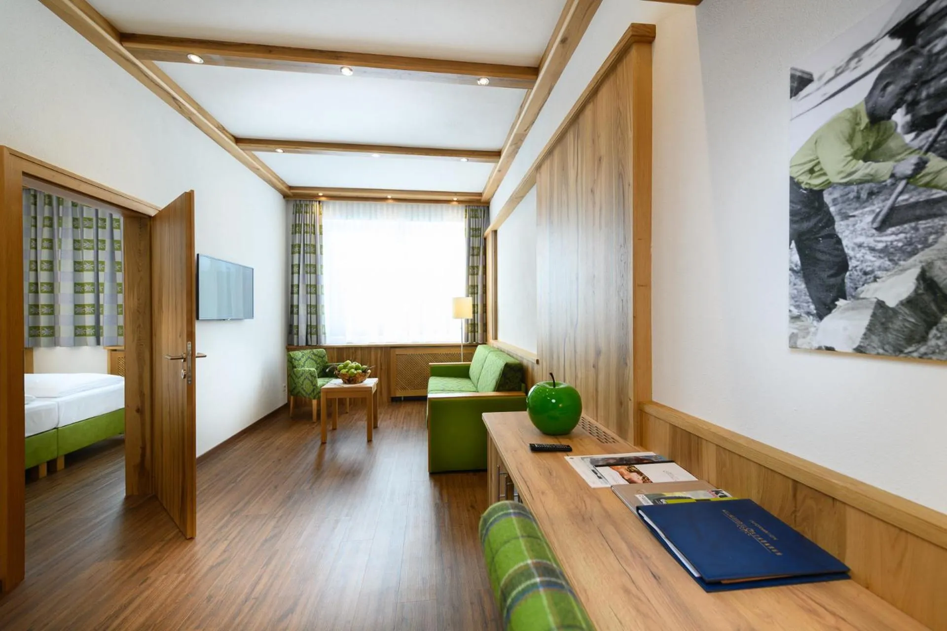 Living room, Bed in Wellnesshotel Schönruh - Adults only