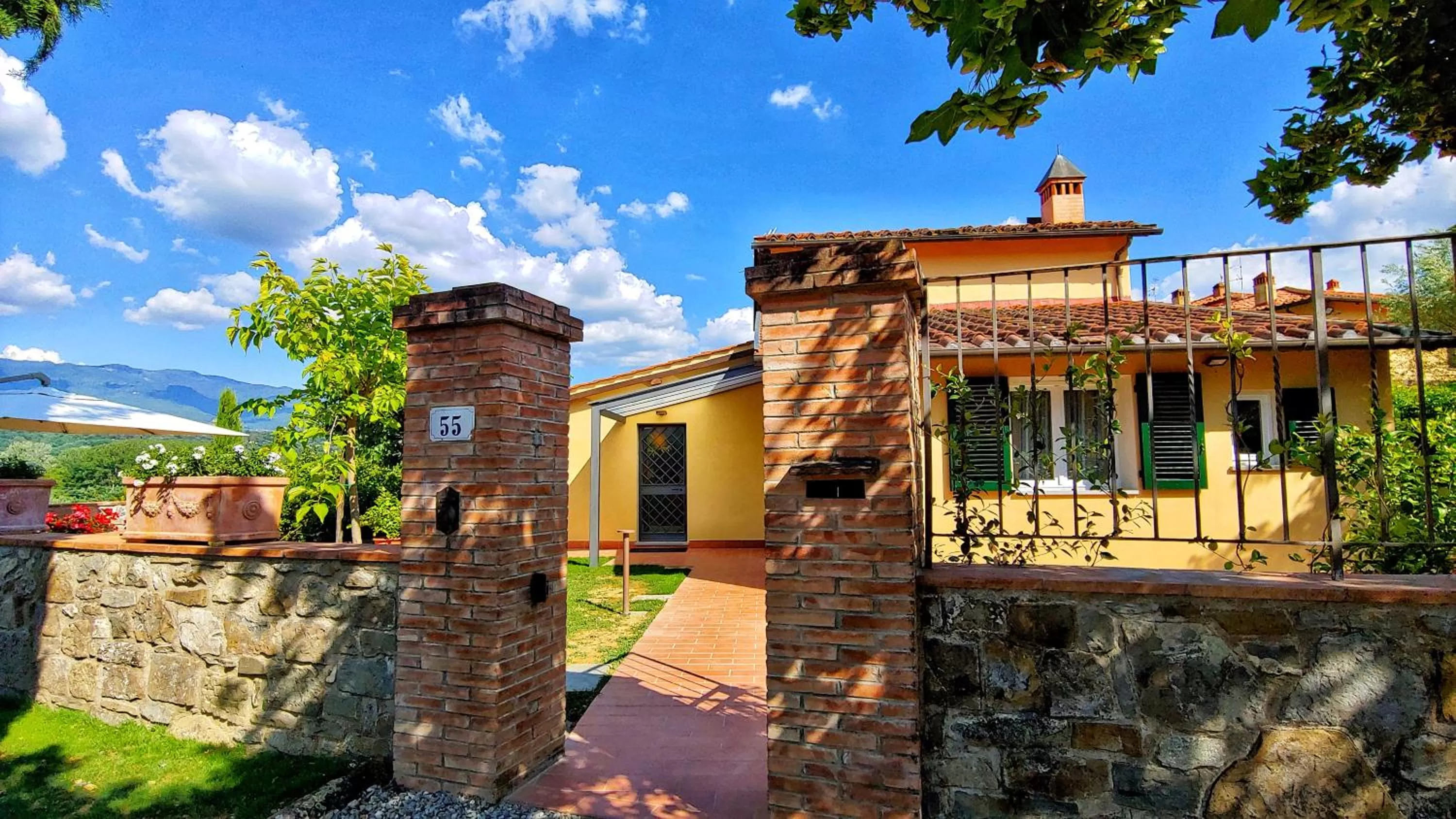 Inner courtyard view in Torrebianca Tuscany